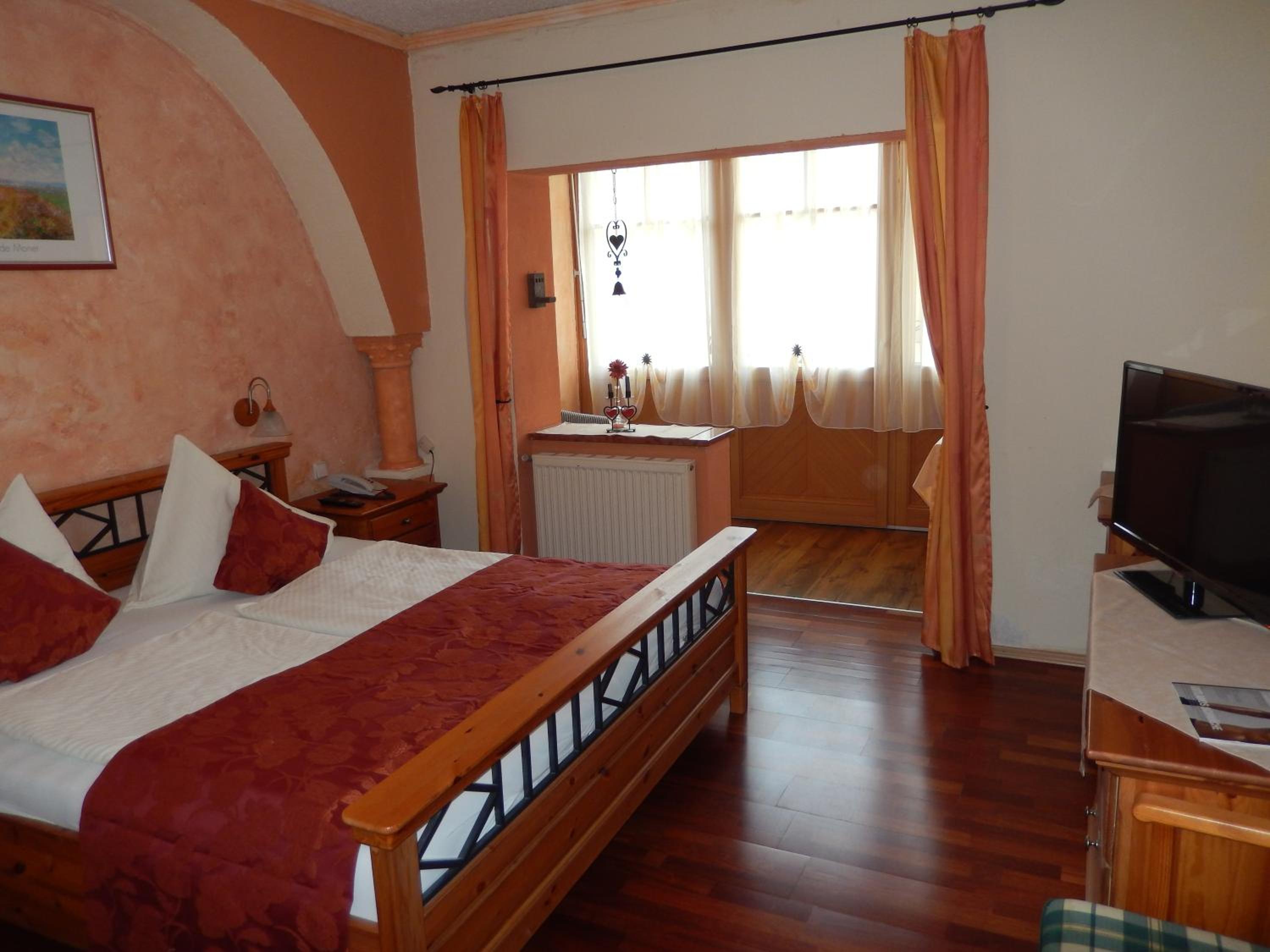 Double Room - Photo 9