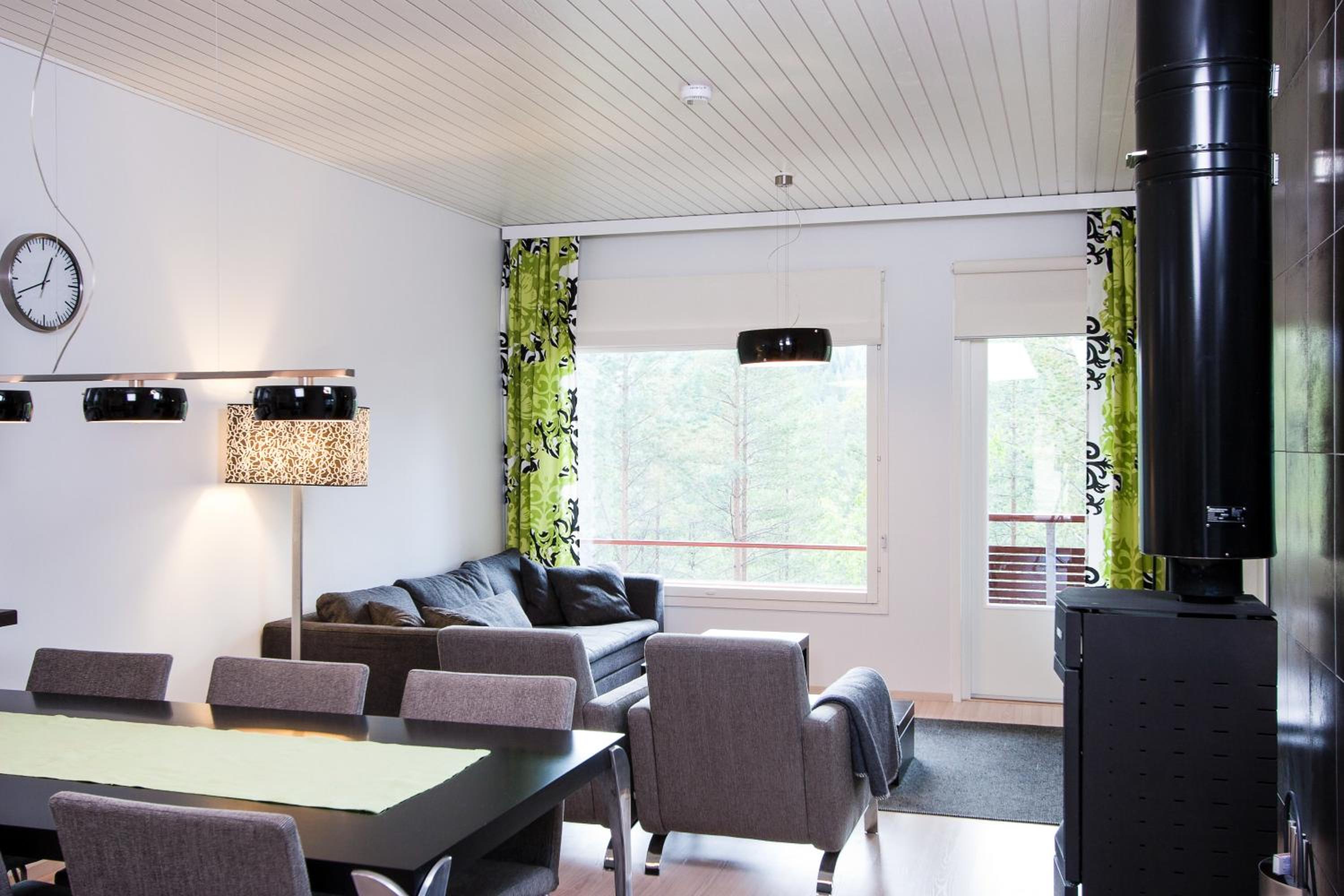 Two-Bedroom Apartment with Sauna - No pets photo 3