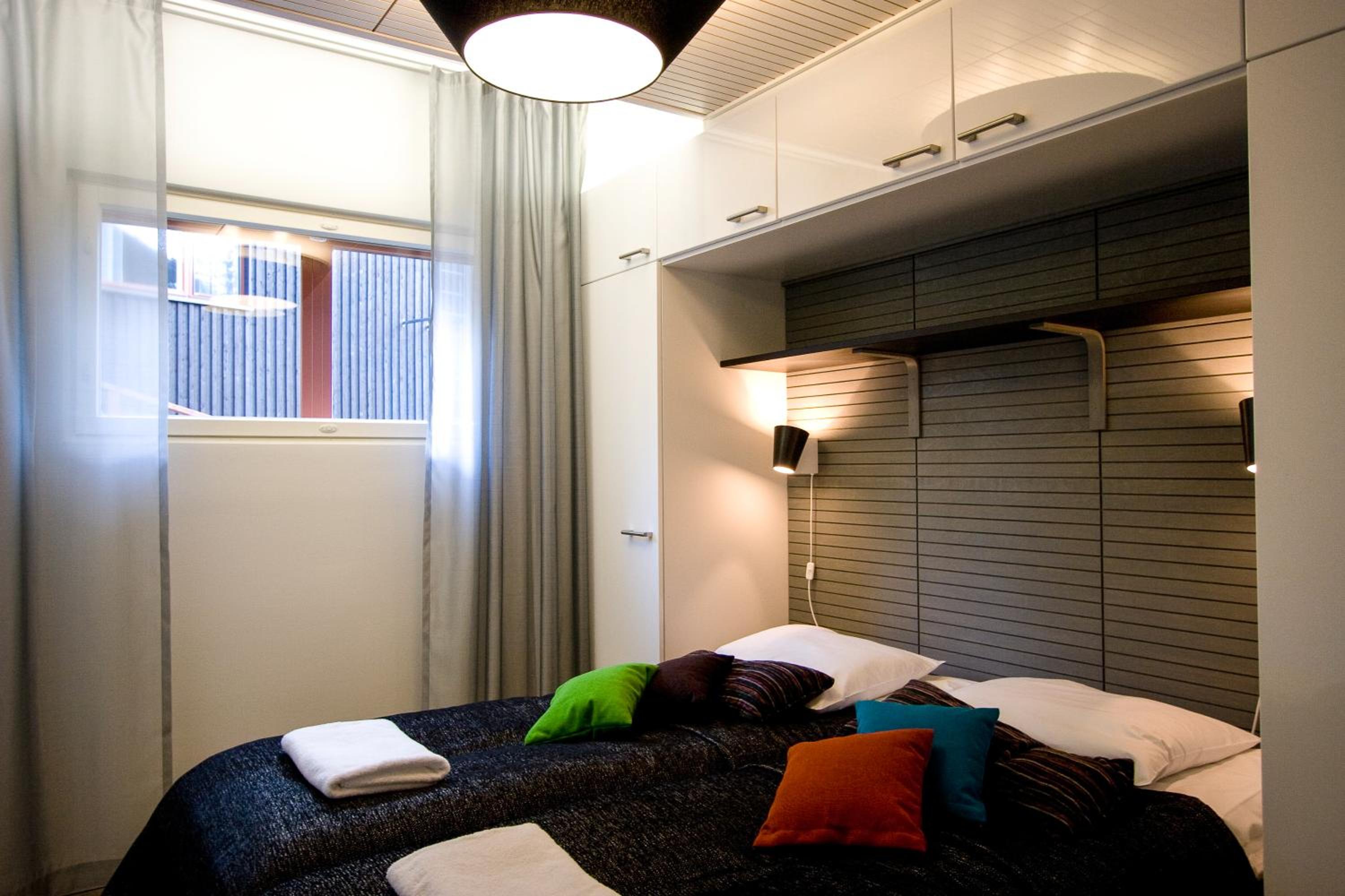 Four-Bedroom Apartment with Sauna - No Pets photo 2
