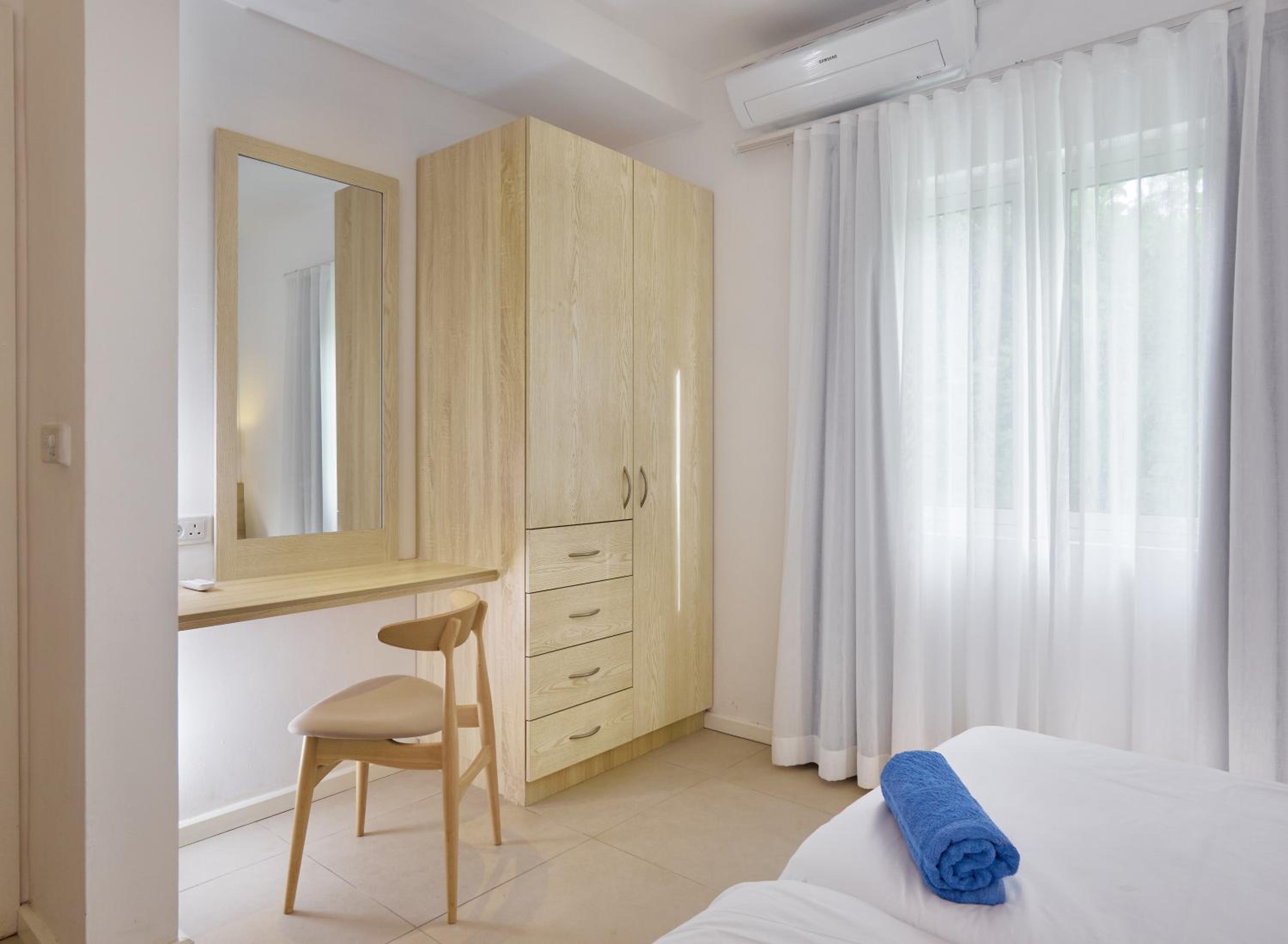 Two-Bedroom Apartment with Sea View (4 Adults)