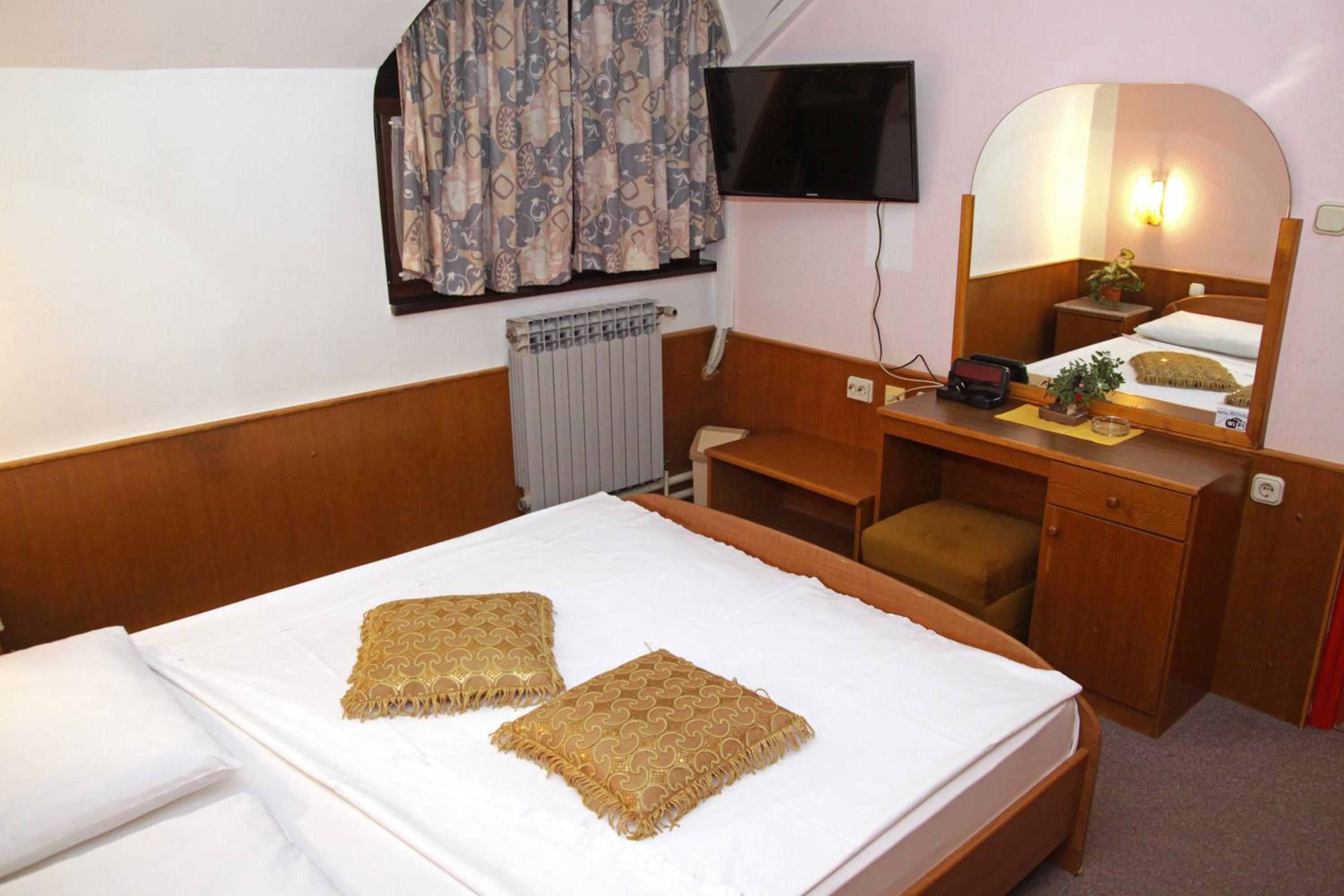 Standard Double Room photo 2