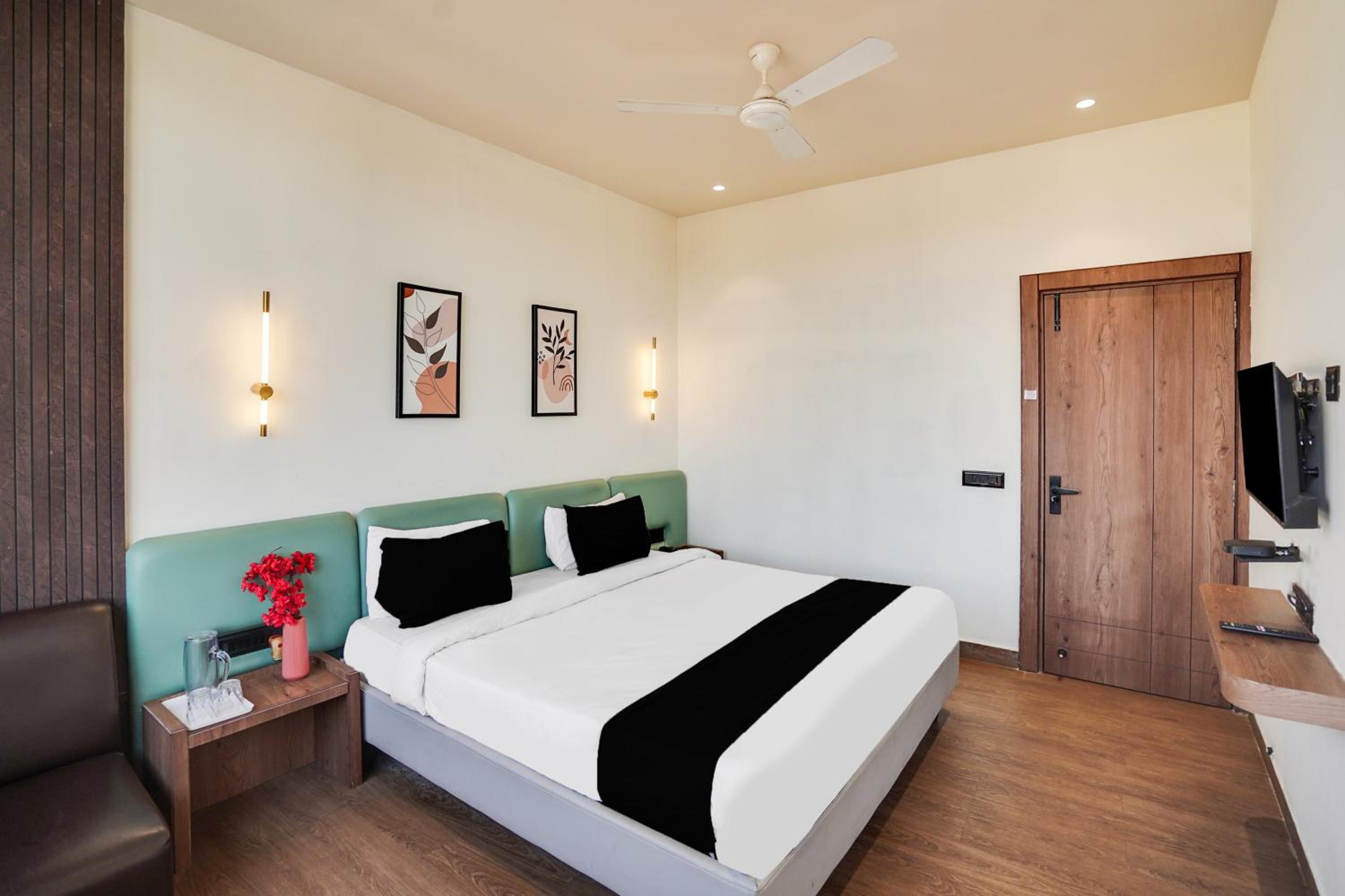 Deluxe Triple Room photo 2
