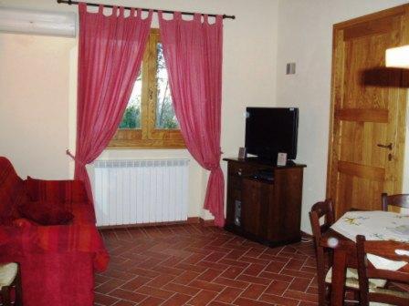 Two-Bedroom House - Photo 9