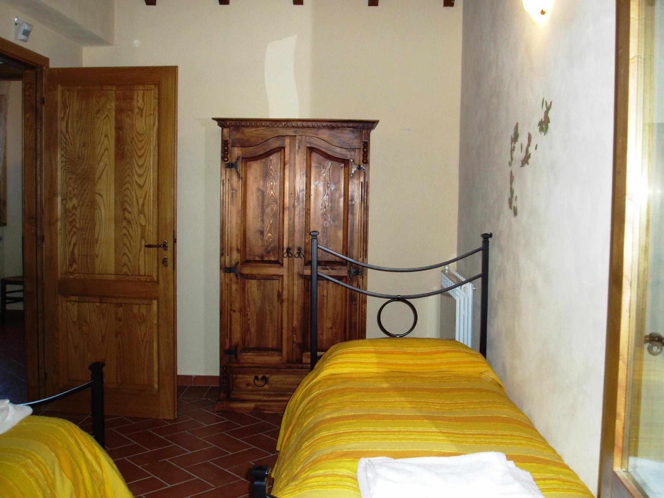 Two-Bedroom House - Photo 4