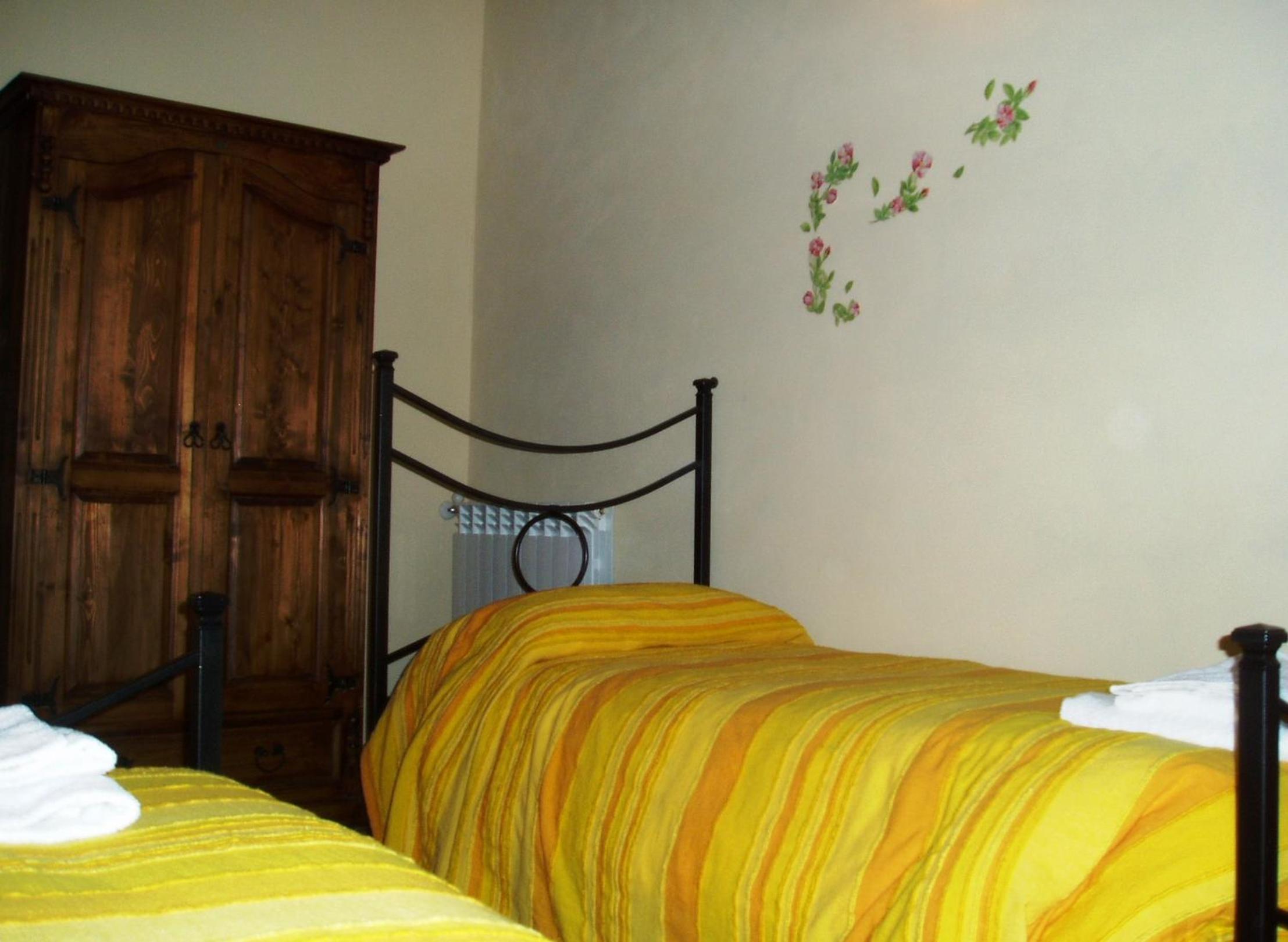 Two-Bedroom House - Photo 12