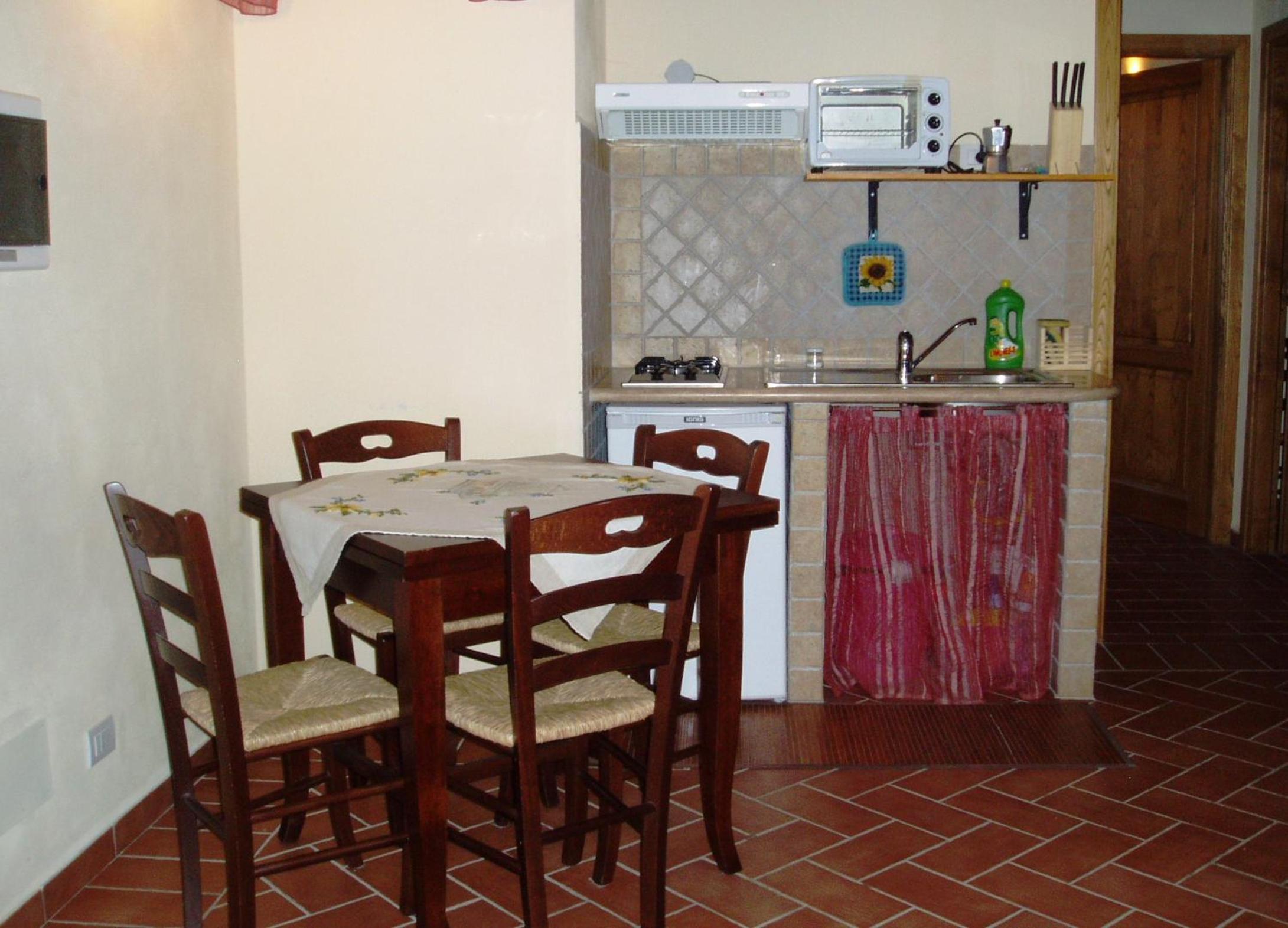 Two-Bedroom House - Photo 10
