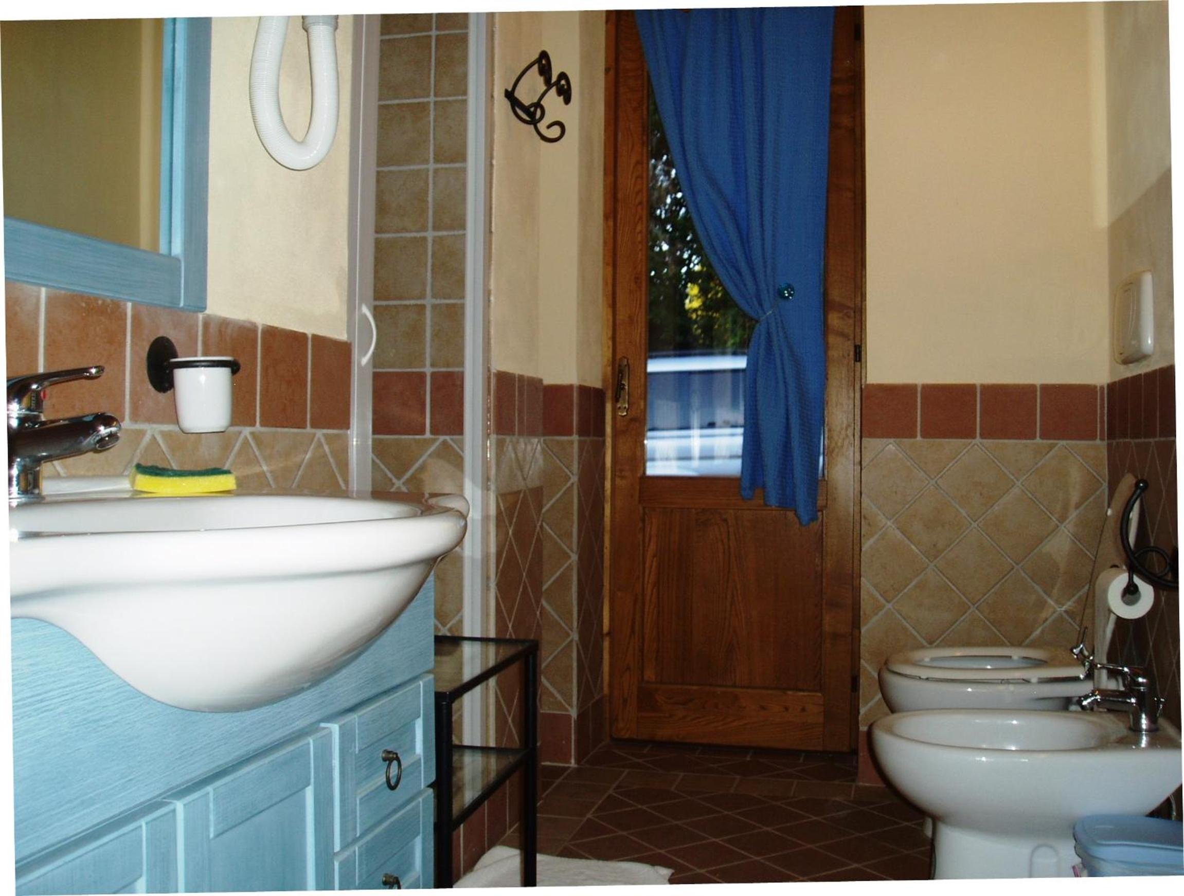 Two-Bedroom House - Photo 3