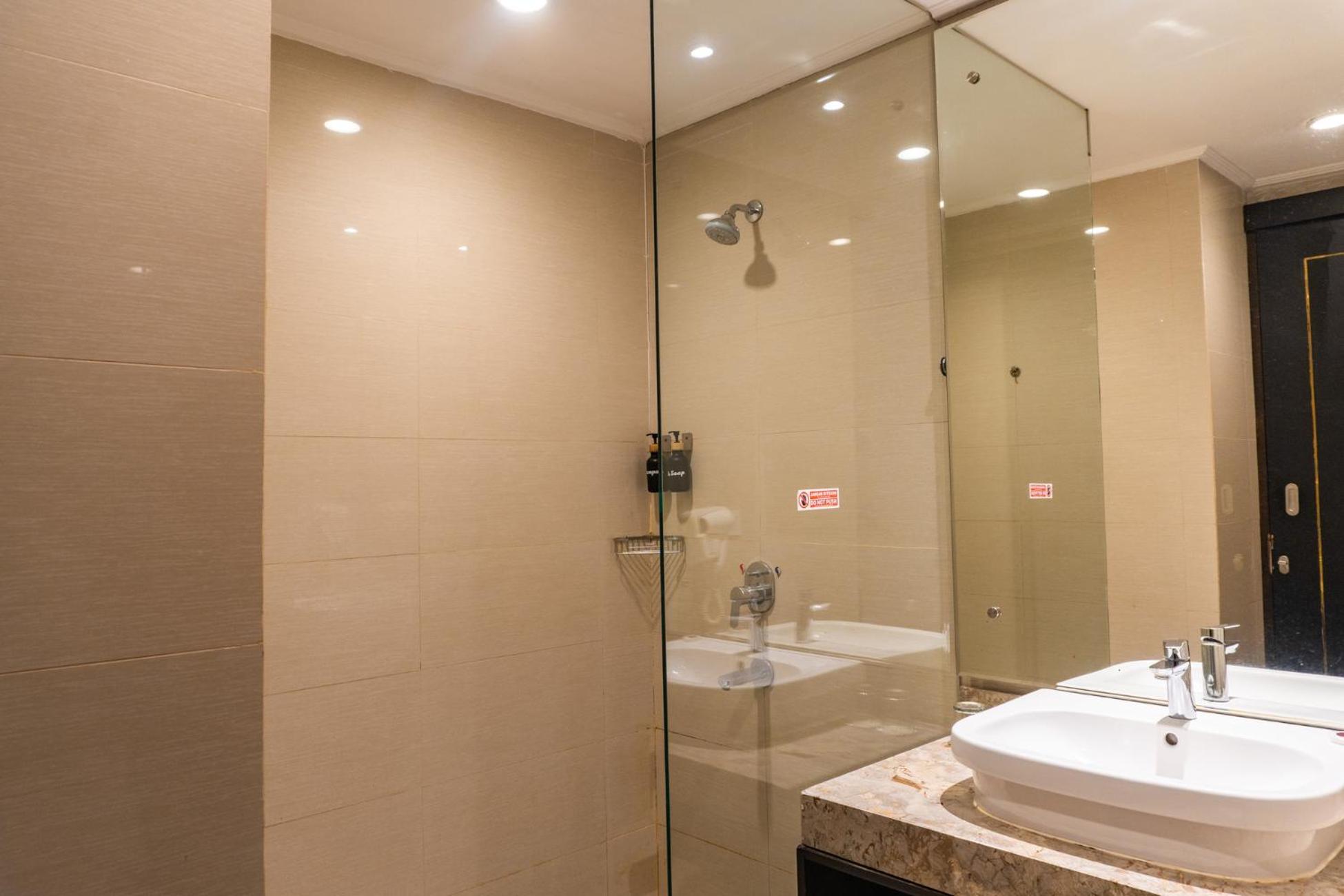 Family Room with Shower - Photo 3