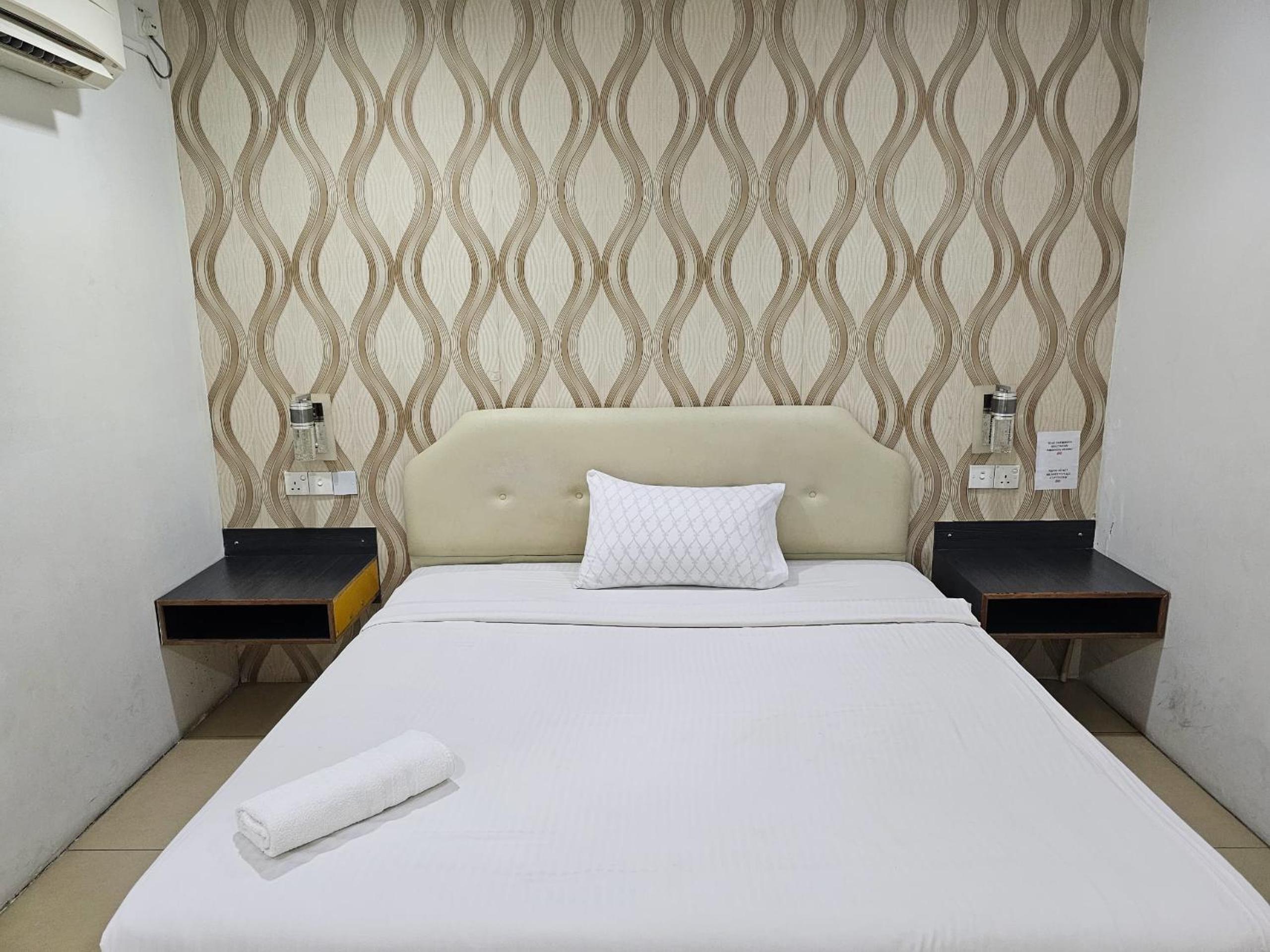 Large Single Room photo 2