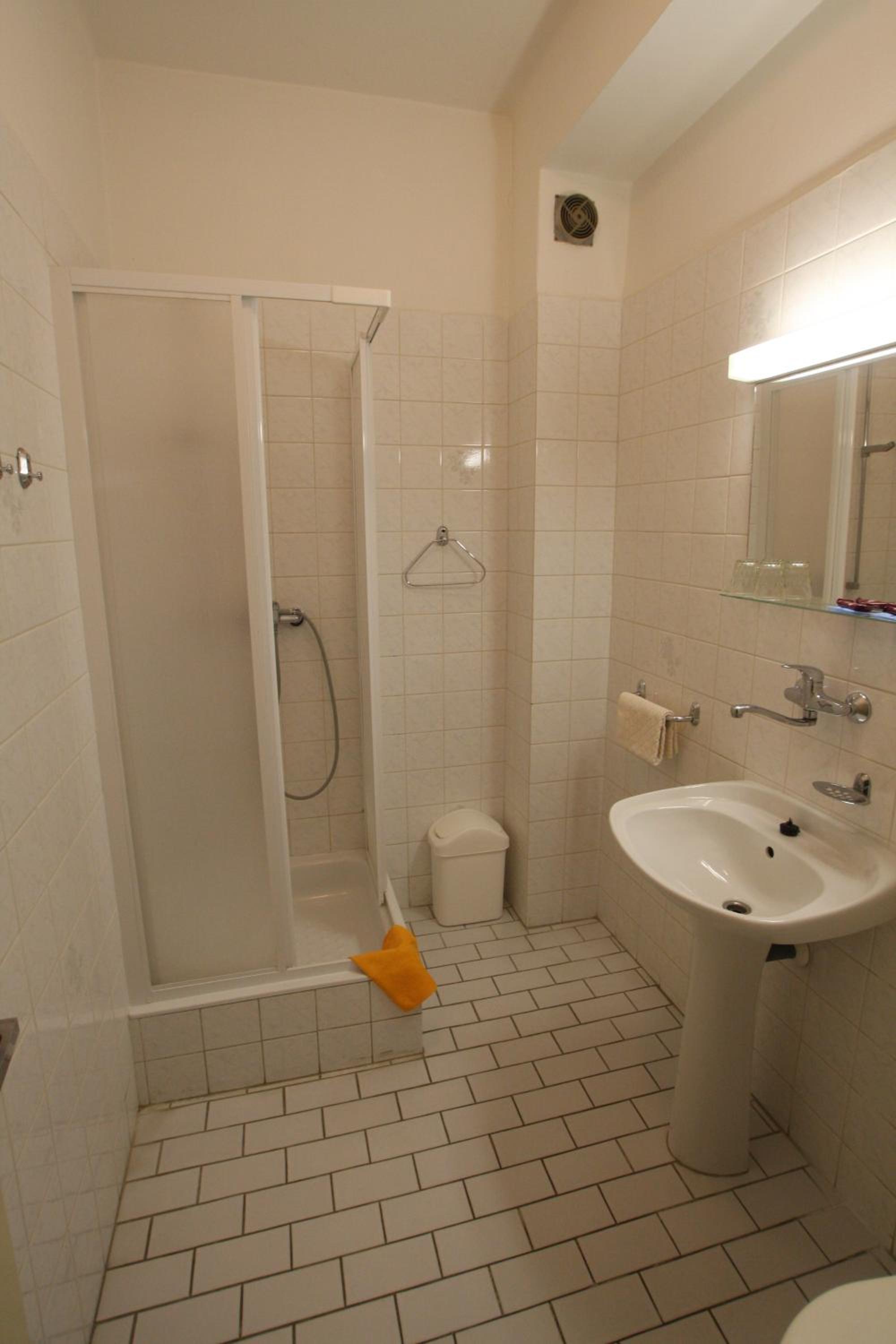 Double or Twin Room - Photo 2