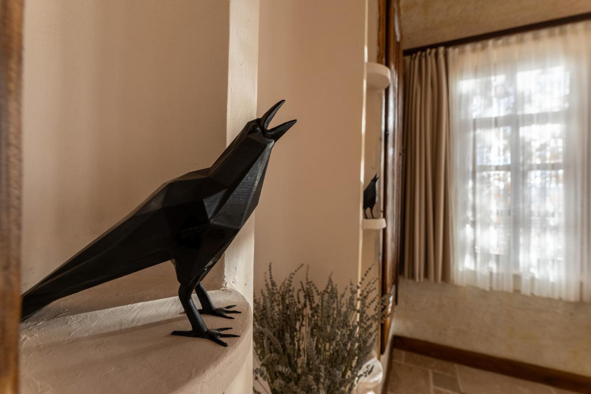 Legacy Suite - Photo 9