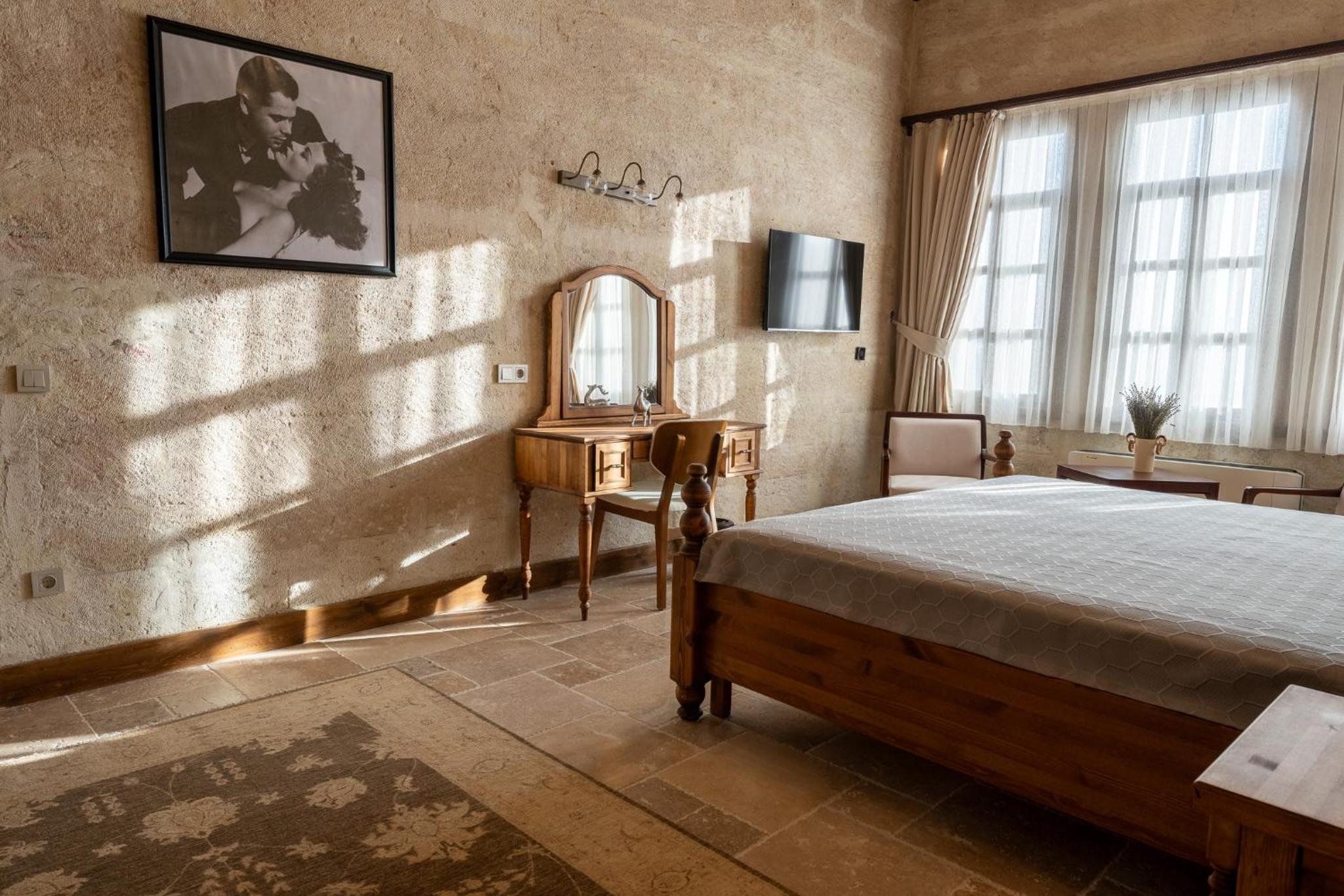 Legacy Suite - Photo 14