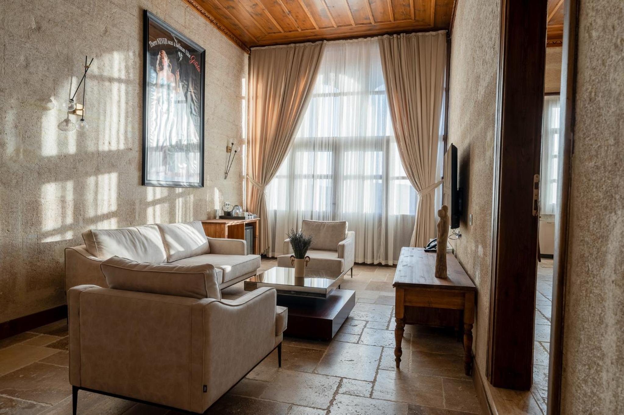 Legacy Suite - Photo 16
