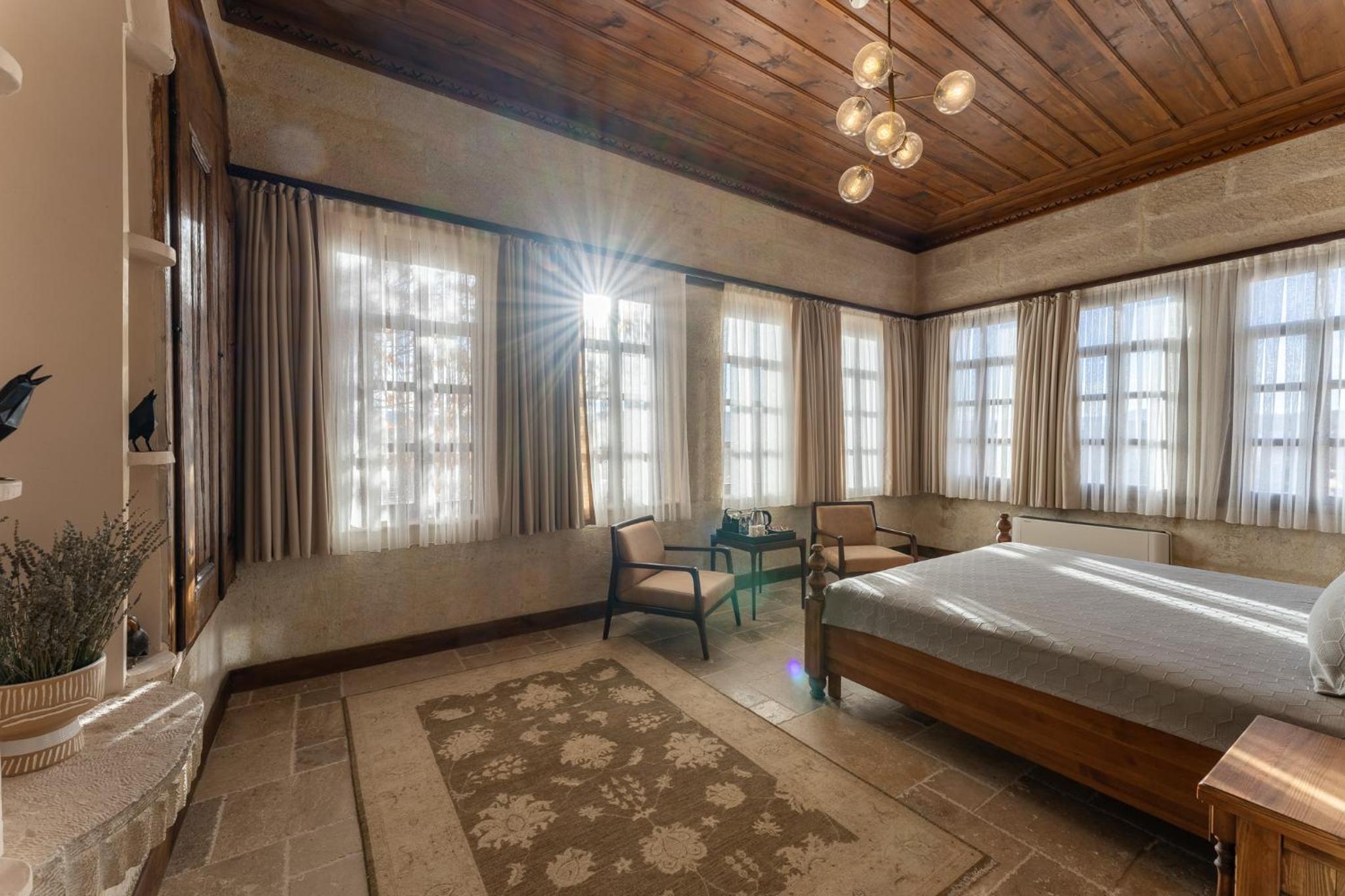 Legacy Suite - Photo 22
