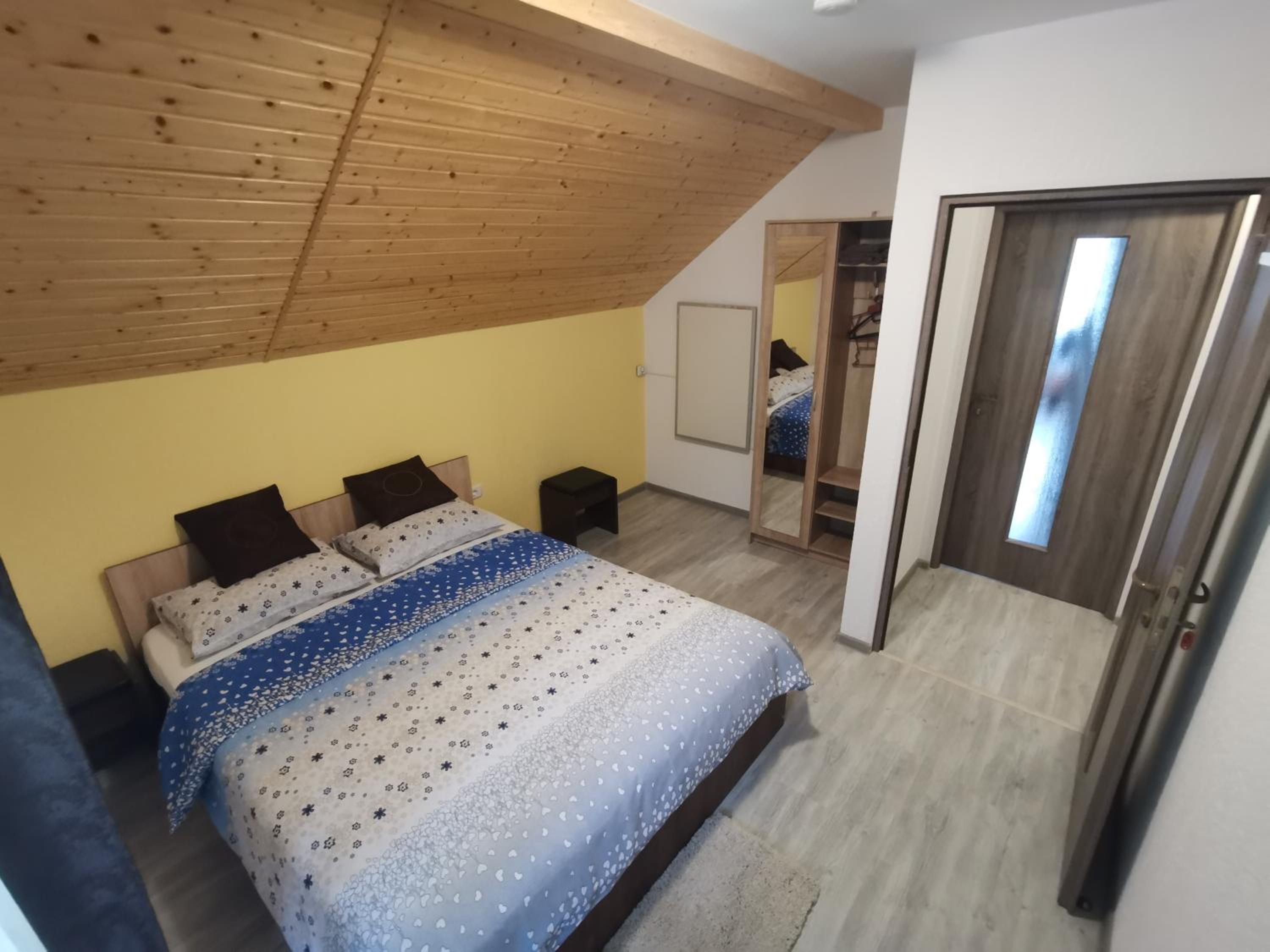 Standard Double Room with Shared Bathroom photo 1