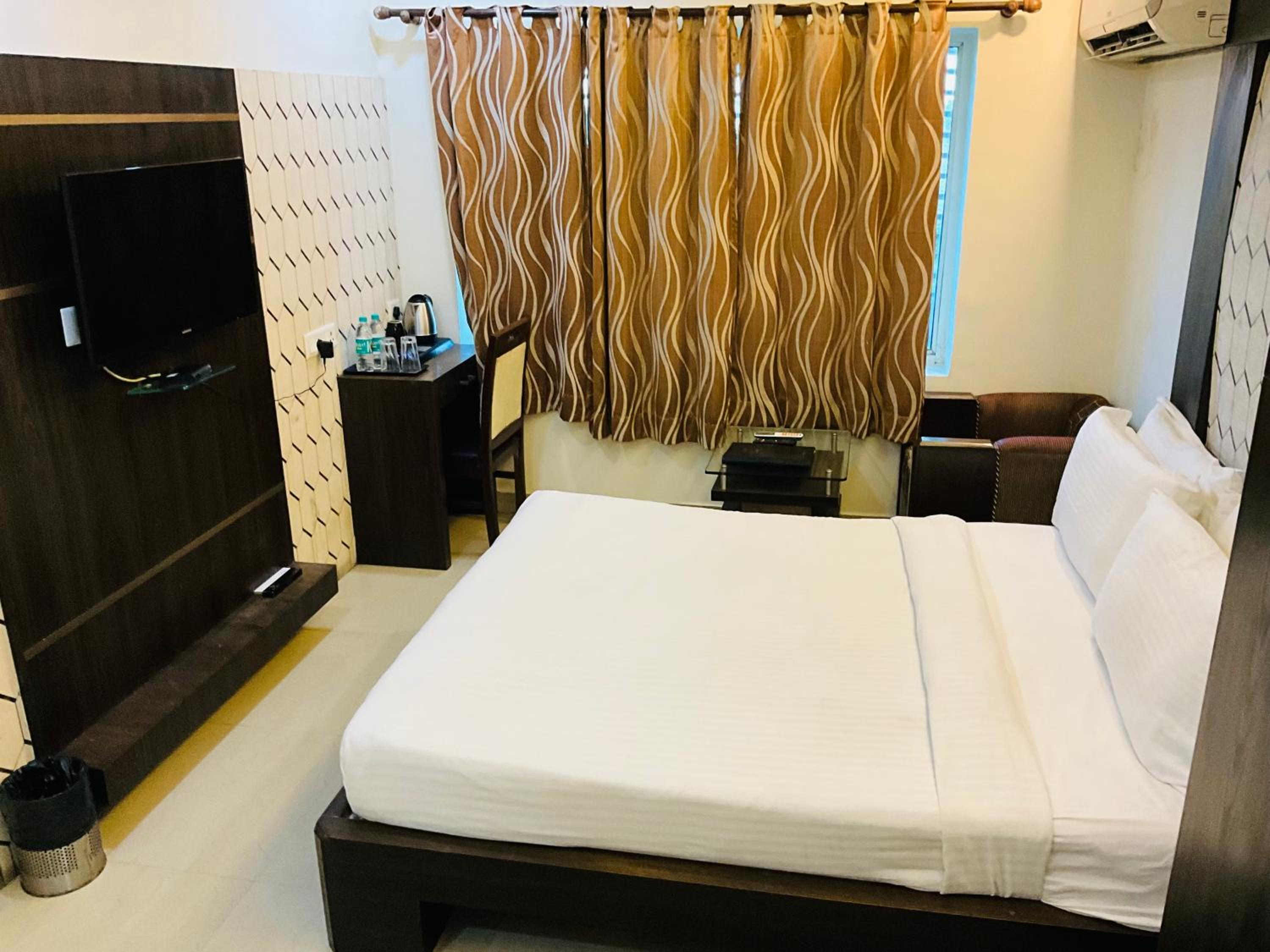 Double or Twin Room - Photo 4