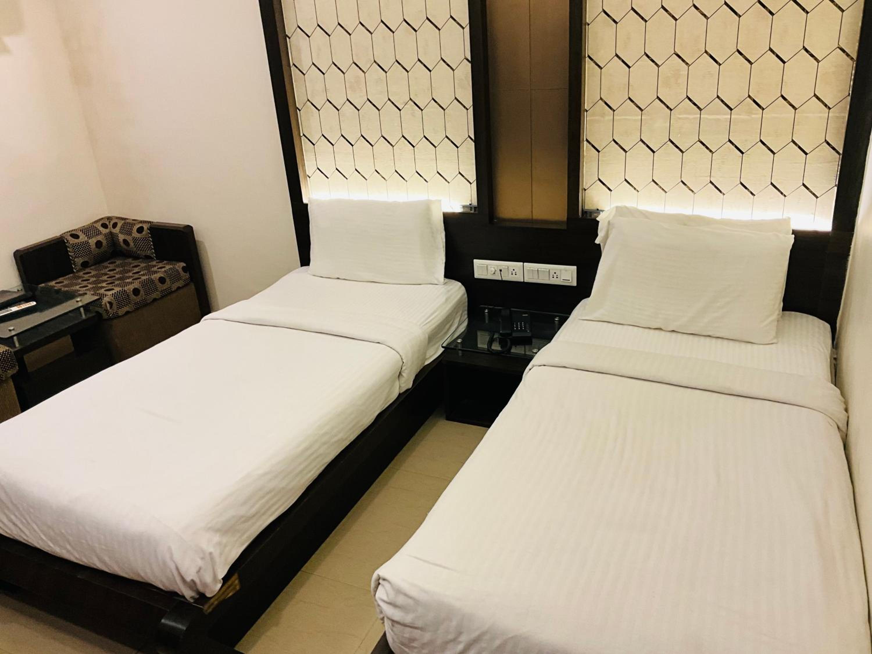 Double or Twin Room - Photo 2
