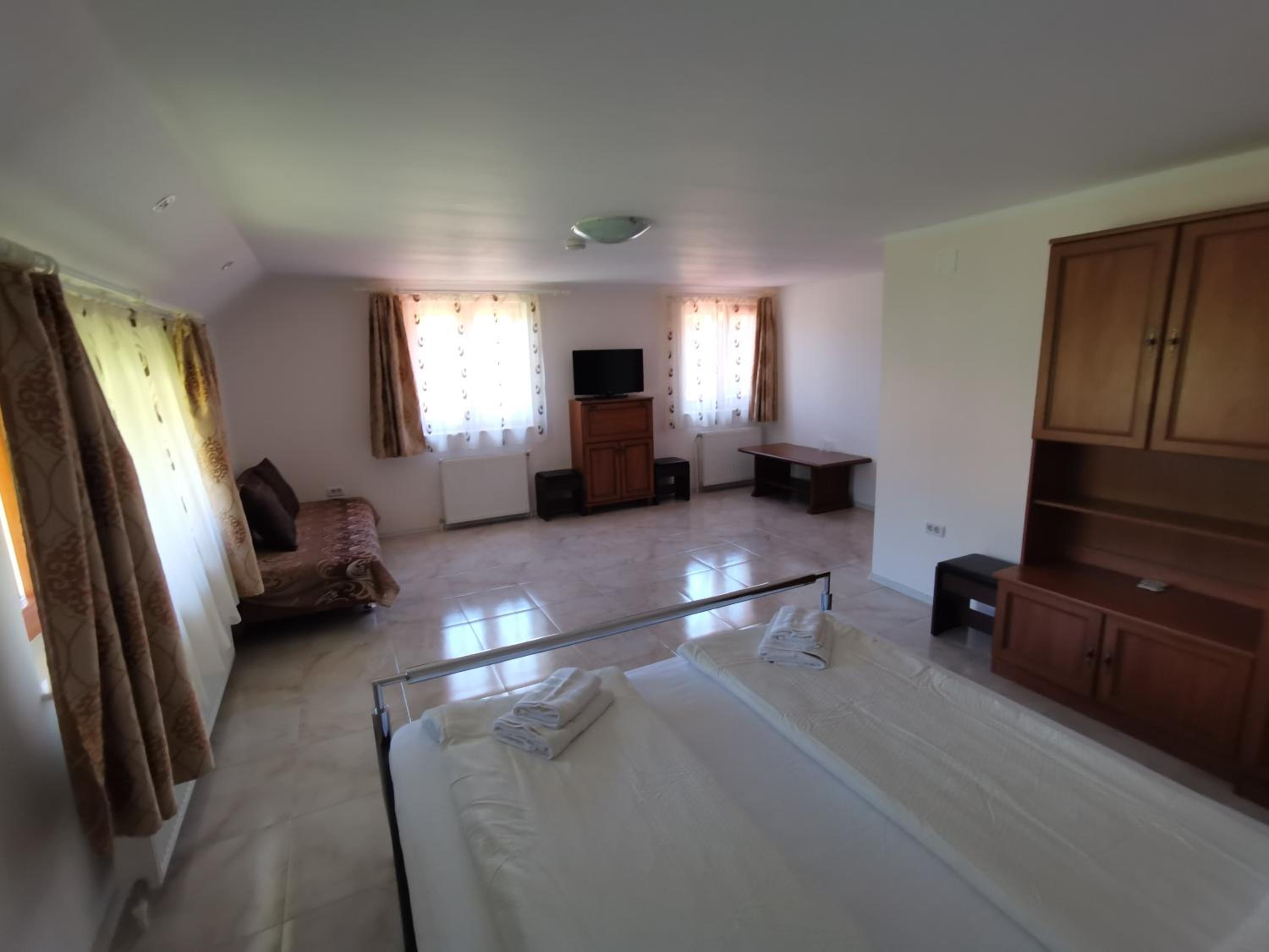 Triple Room with Private External Bathroom photo 2
