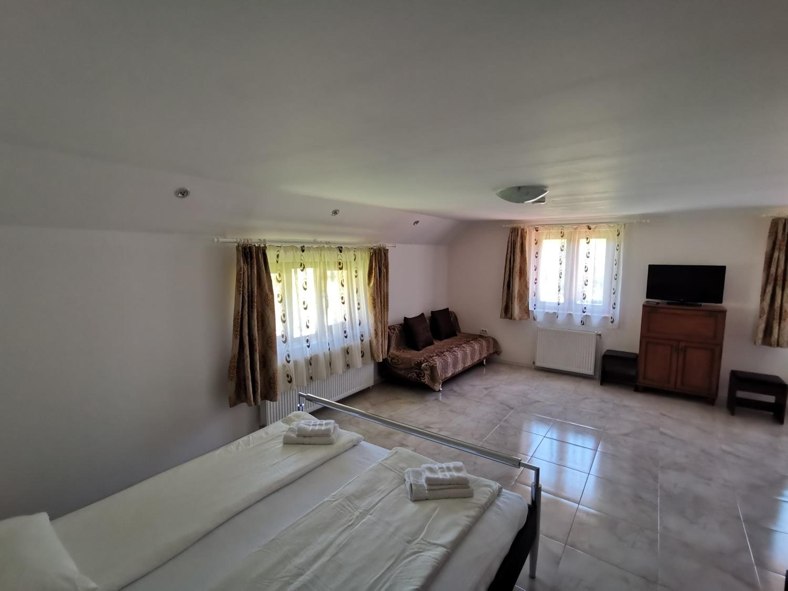 Triple Room with Private External Bathroom photo 1