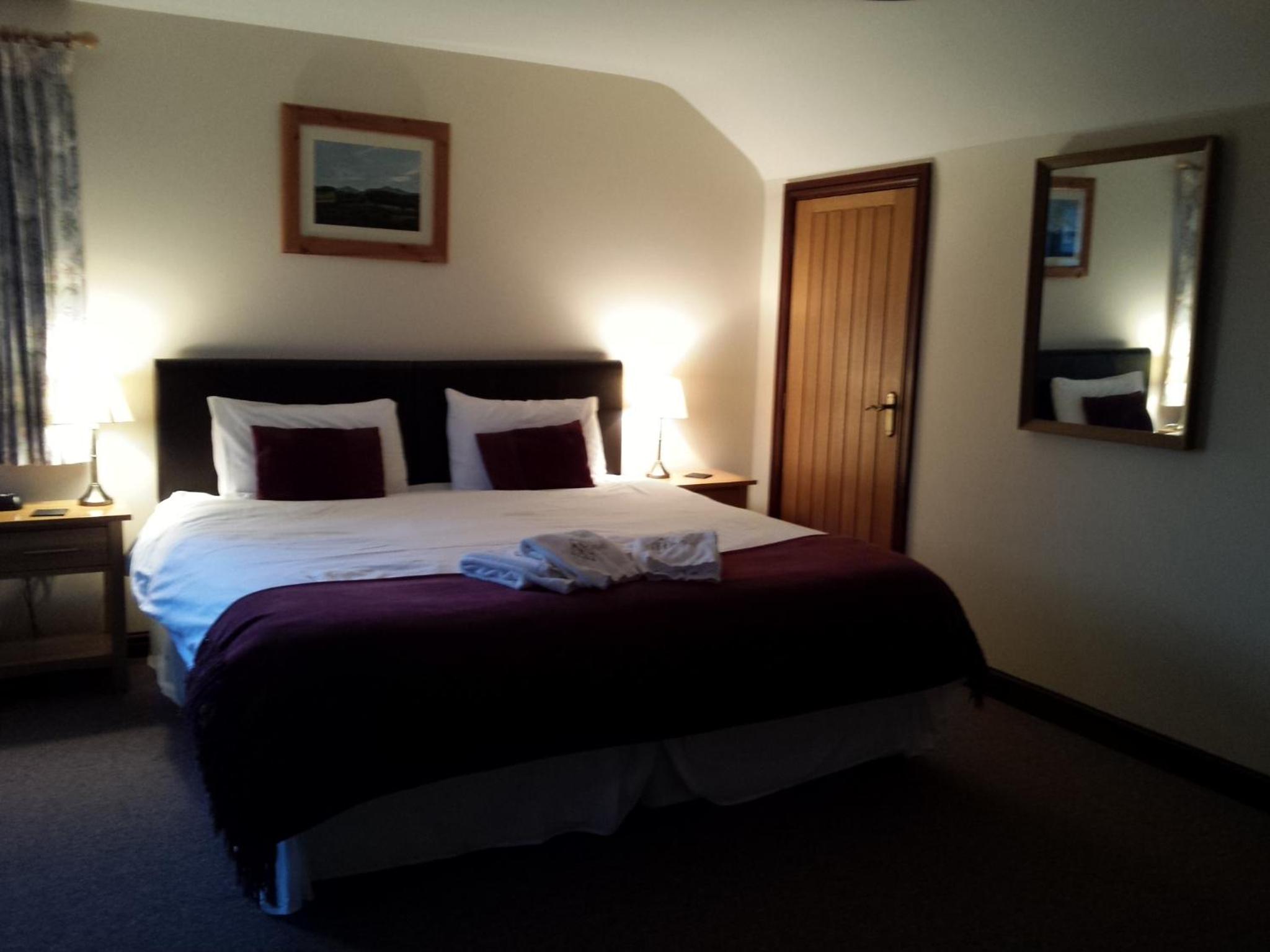 Double or Twin Room - Photo 5