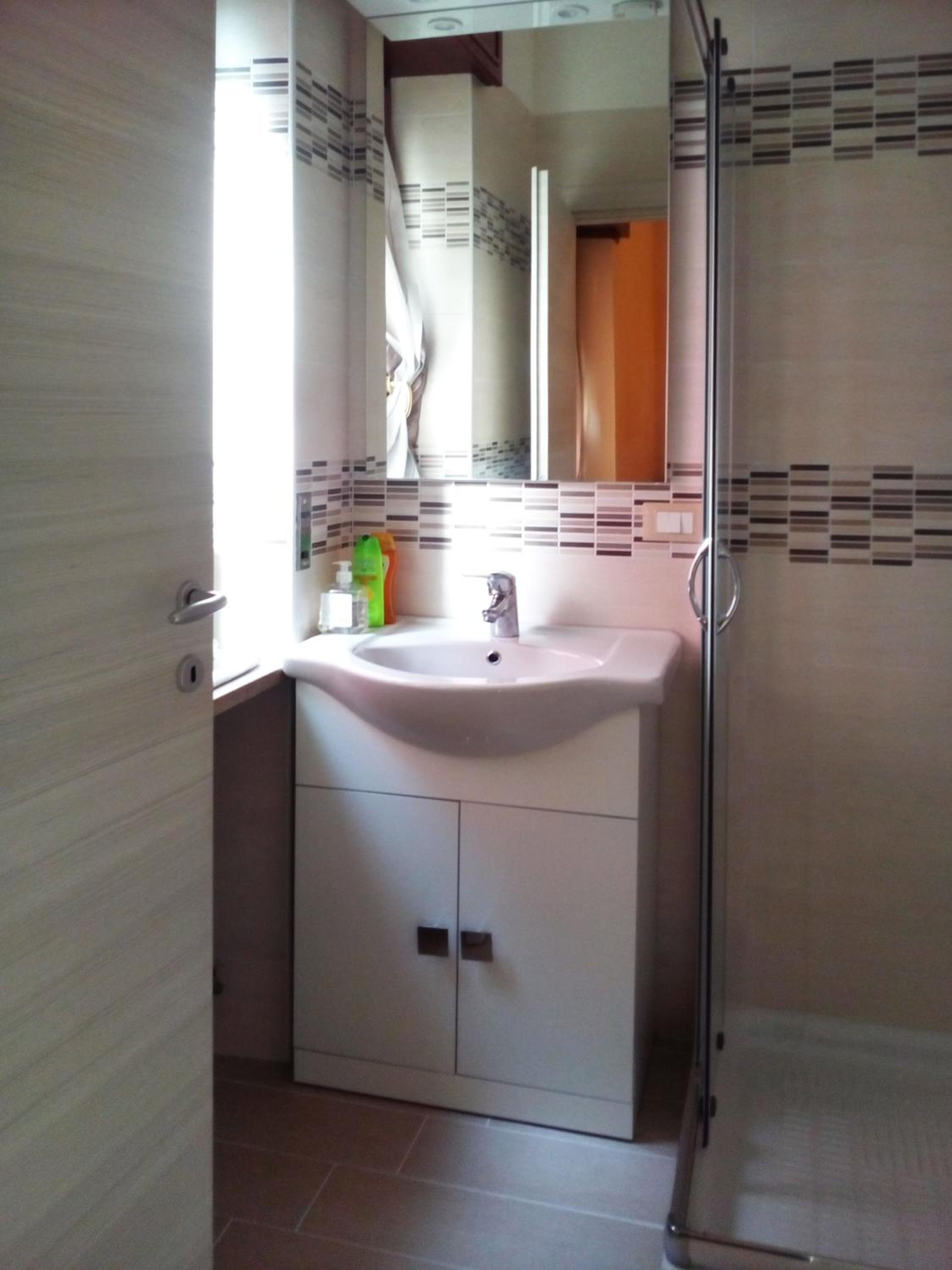 Triple Room with Private Bathroom - Photo 2