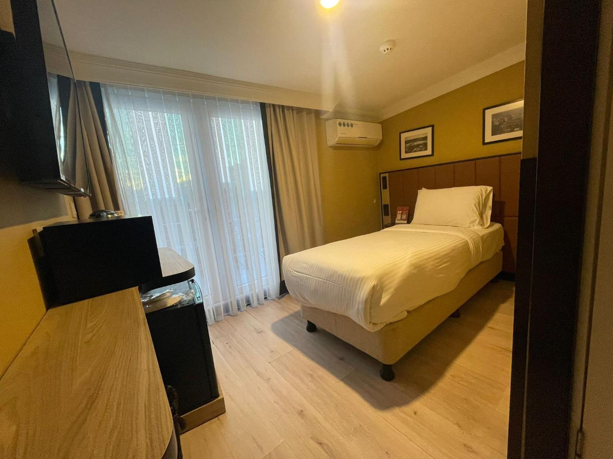Single Room with Balcony photo 1