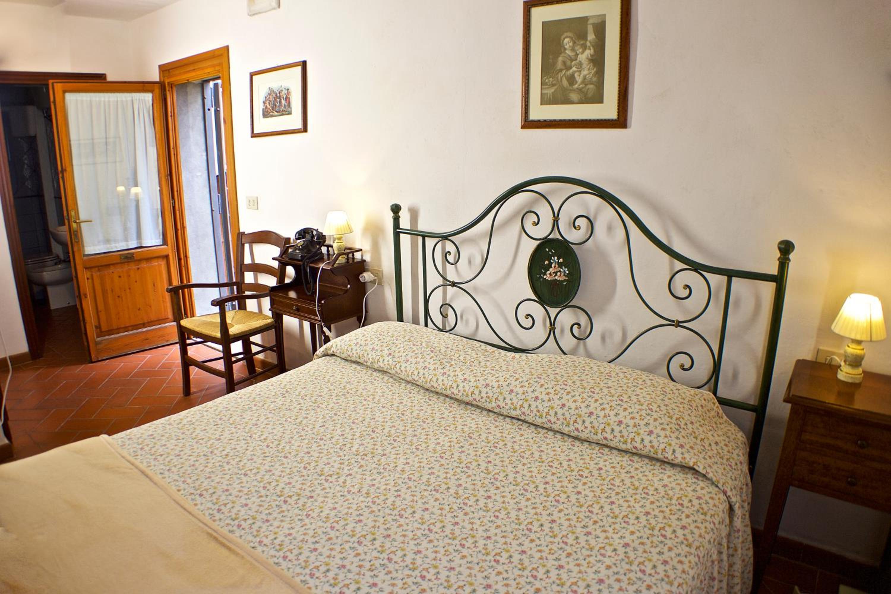 Double or Twin Room with Garden View - Photo 2