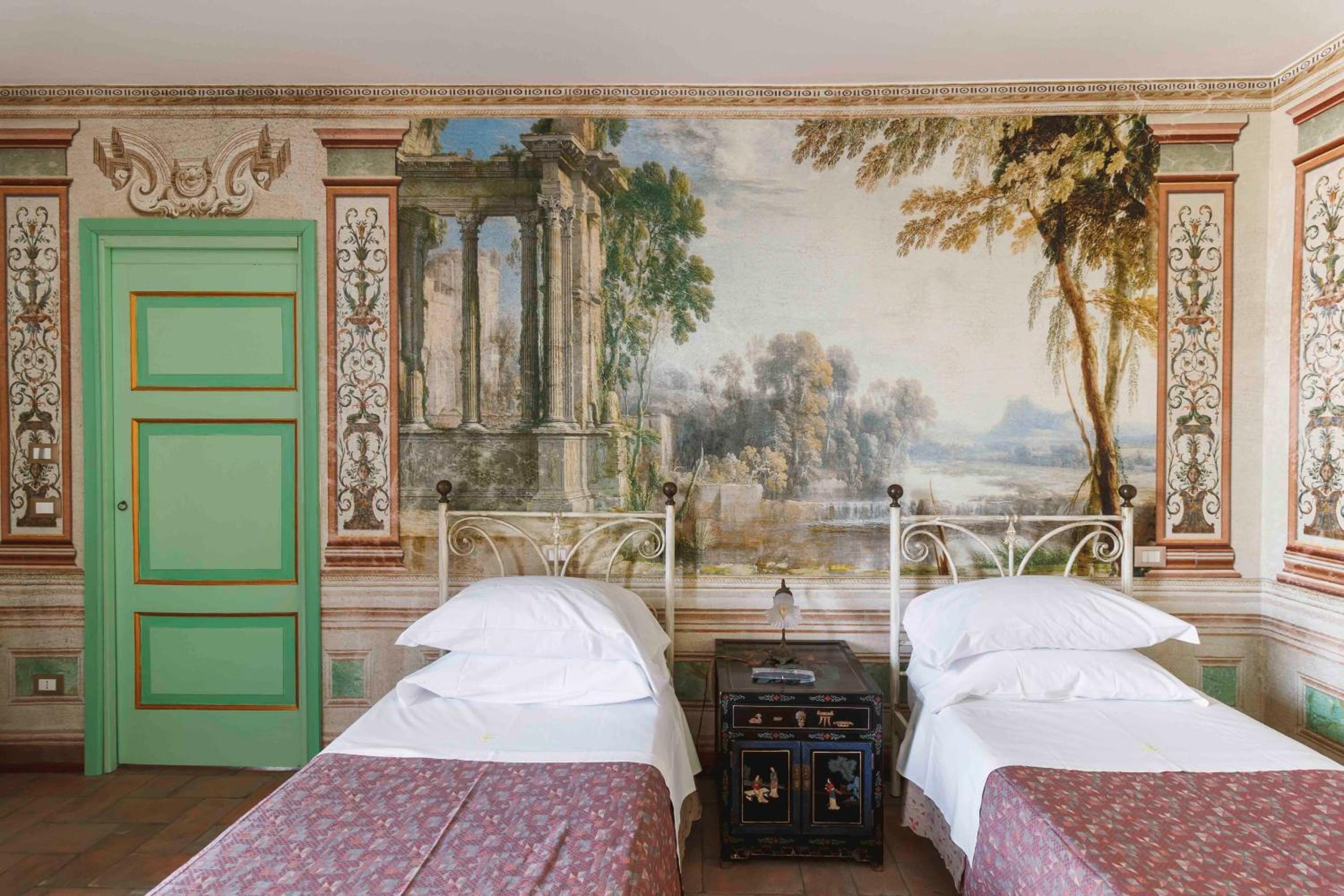 Deluxe Twin Room photo 2