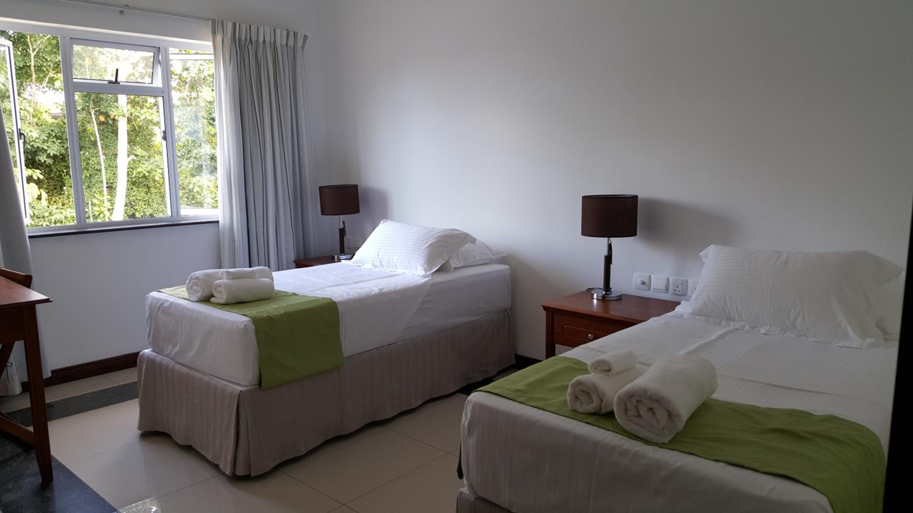Two Bedroom Apartment with Balcony and Sea View