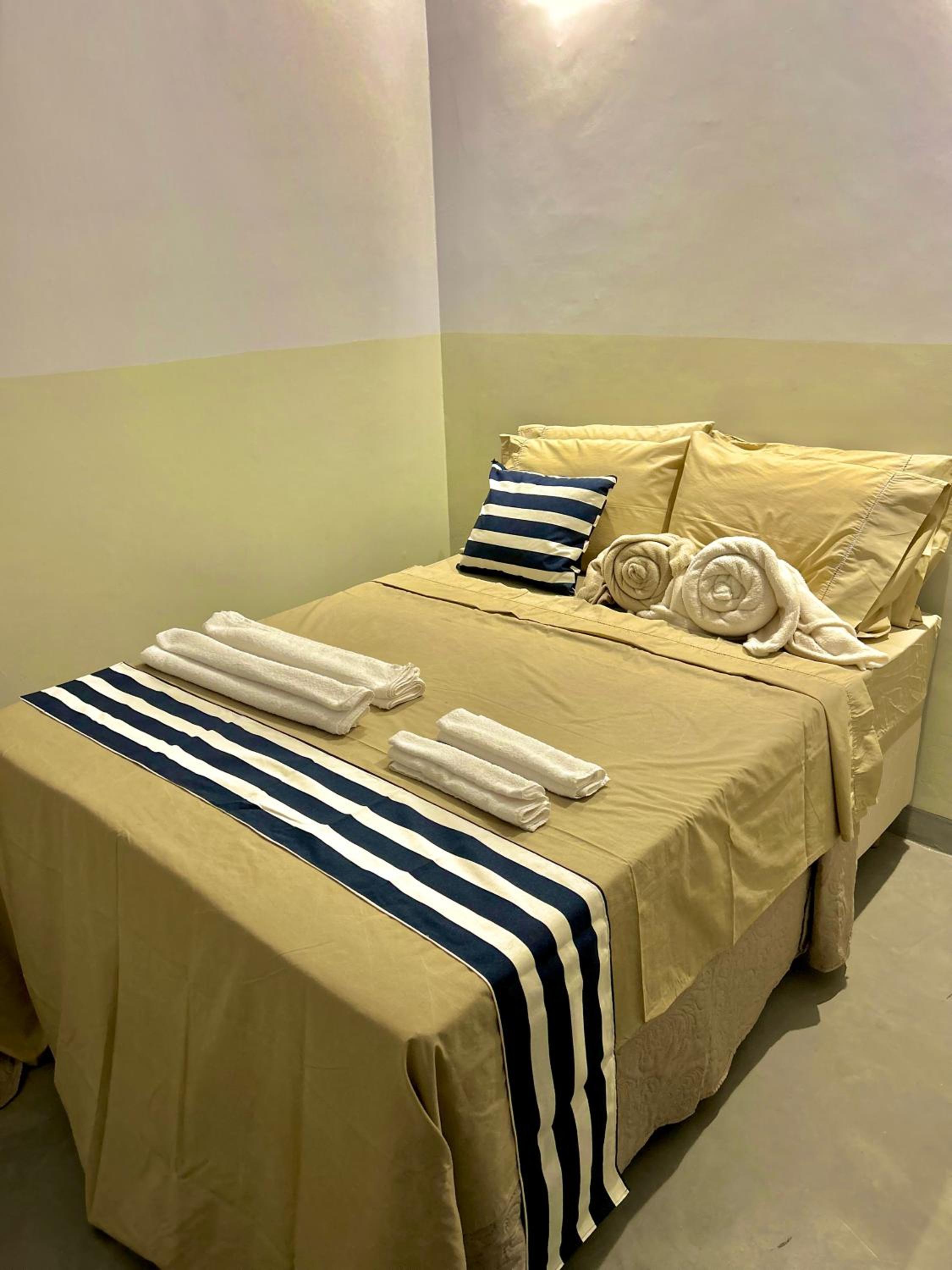 Deluxe Room (2 Adults + 1 Child) photo 2