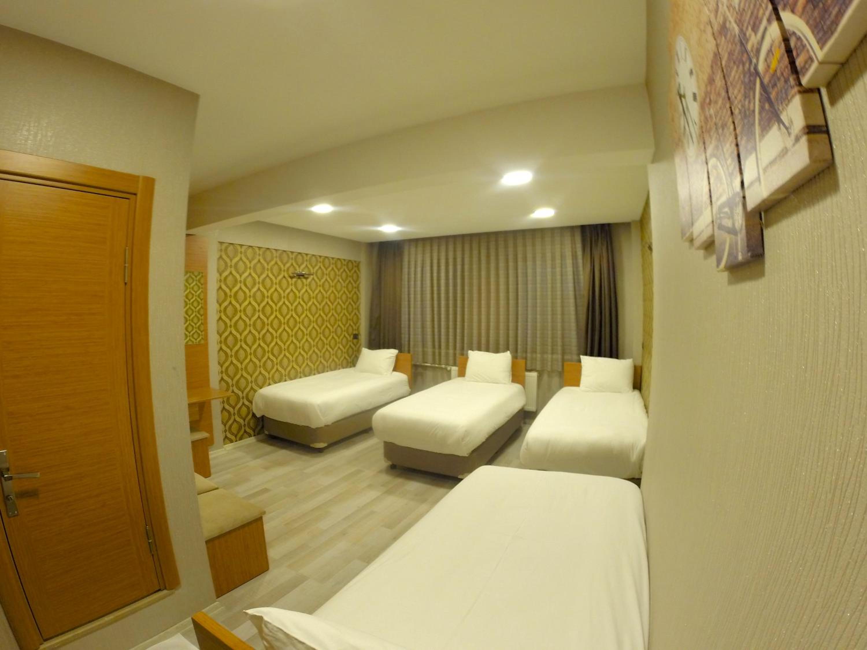 Standard Quadruple Room photo 2