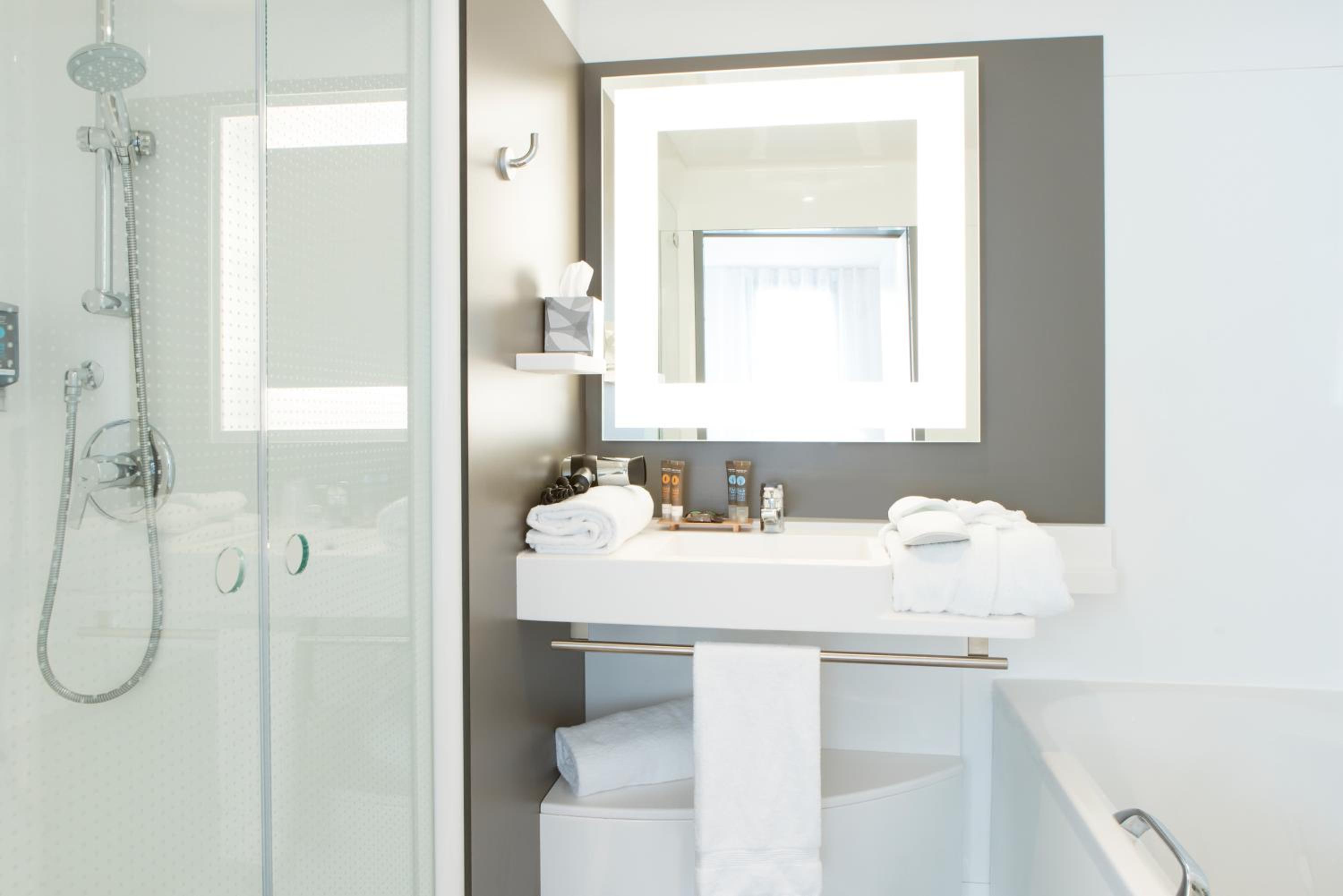 Executive Suite - Photo 5