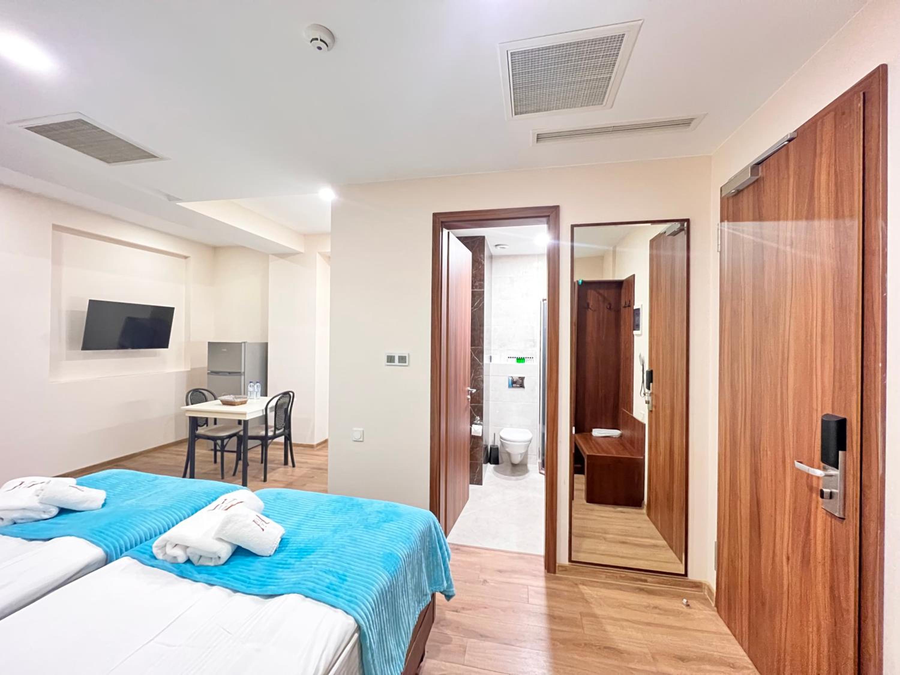 Suite with Garden View - Photo 4