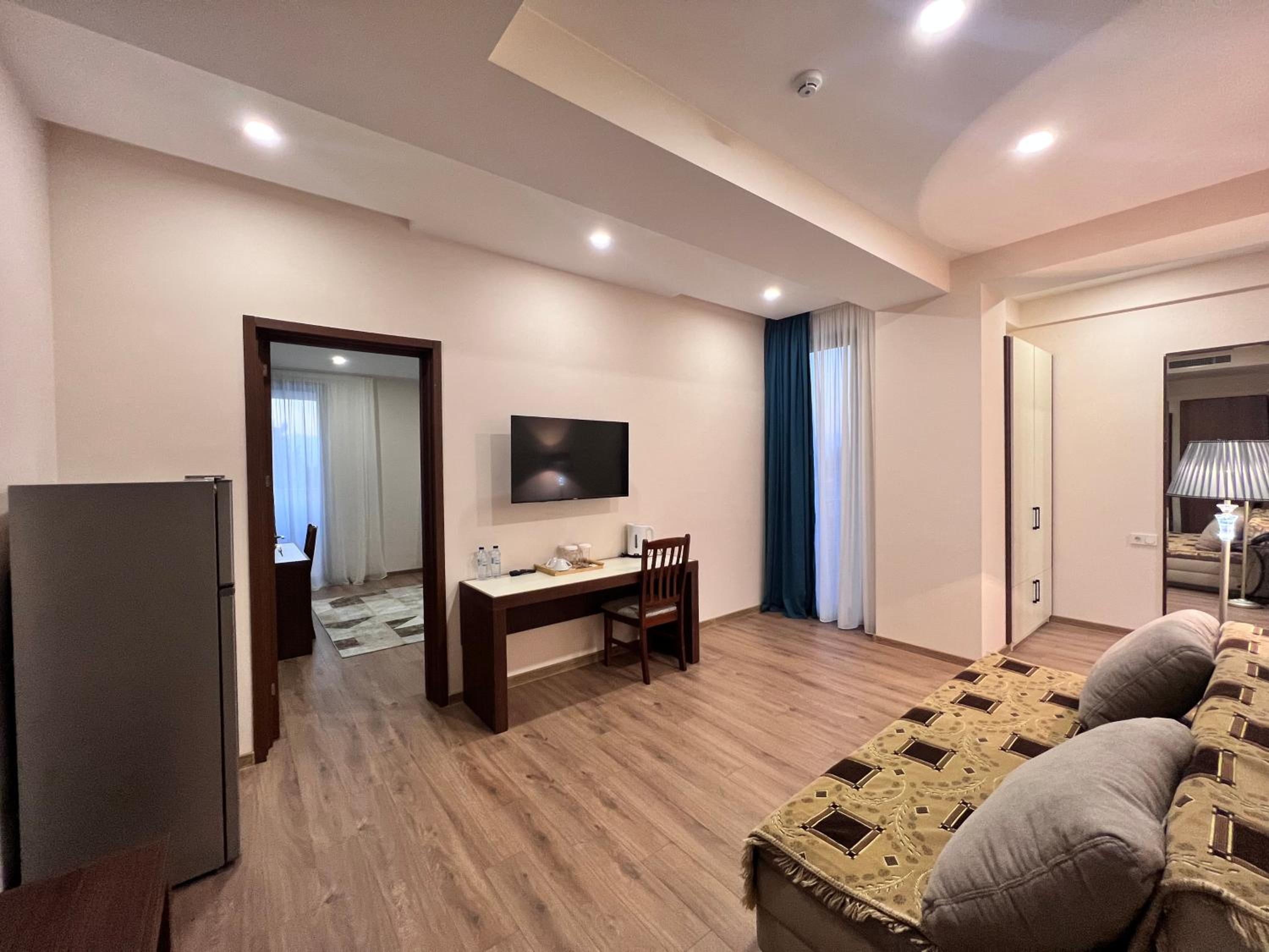 One-Bedroom Apartment with Balcony - Photo 4