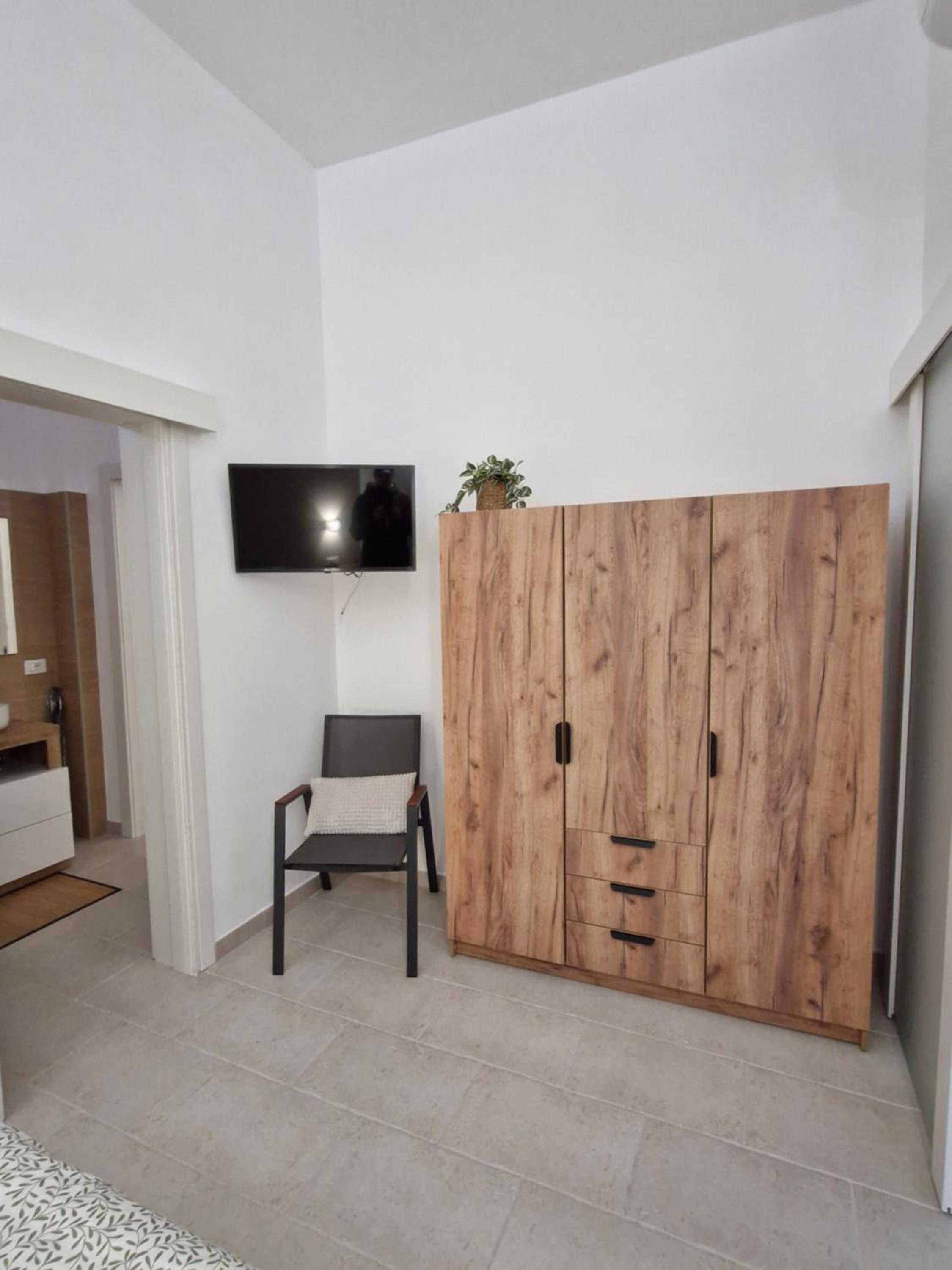Three-Bedroom Deluxe Apartment photo 2