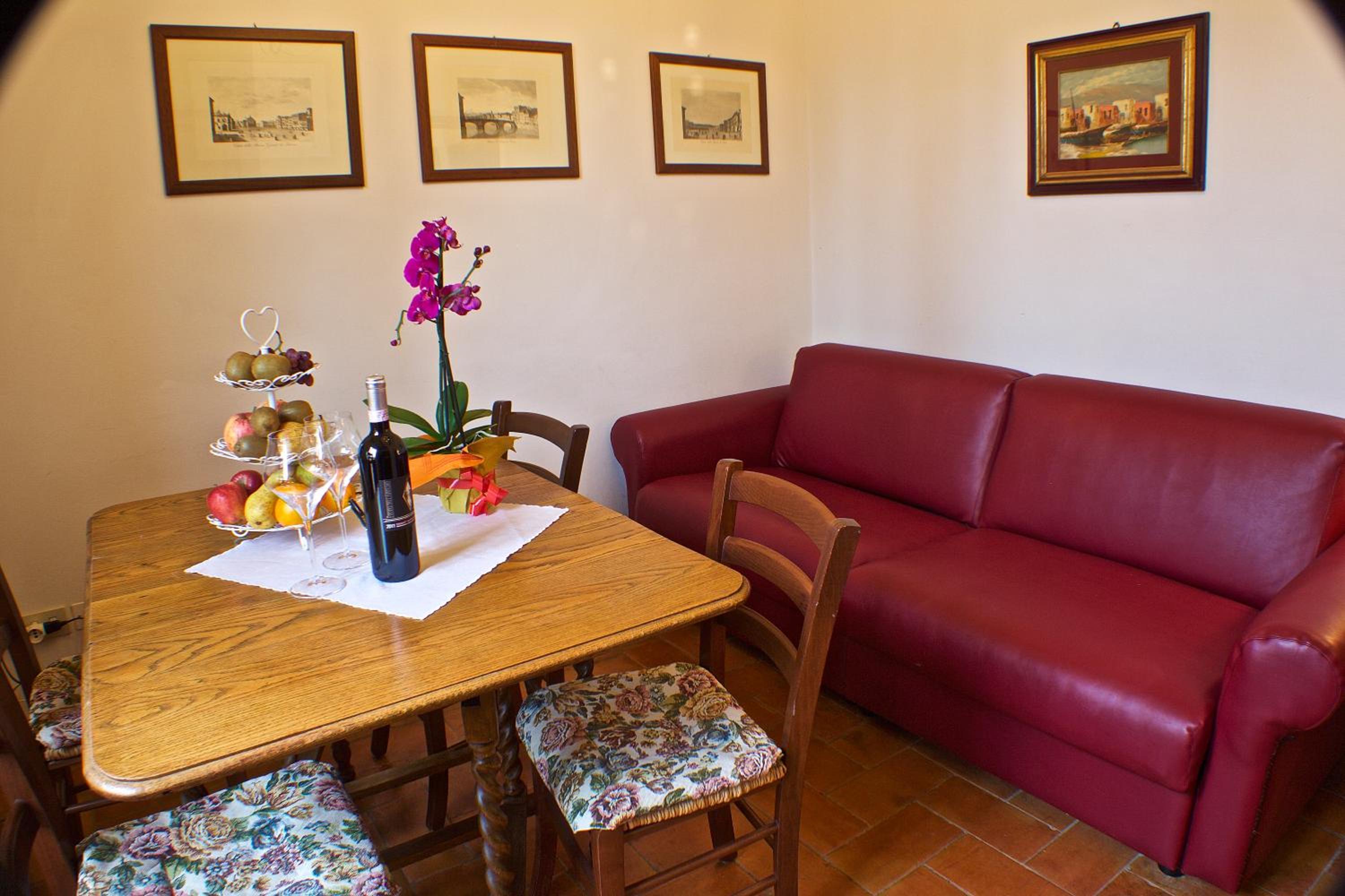 Apartment with Balcony - Photo 6
