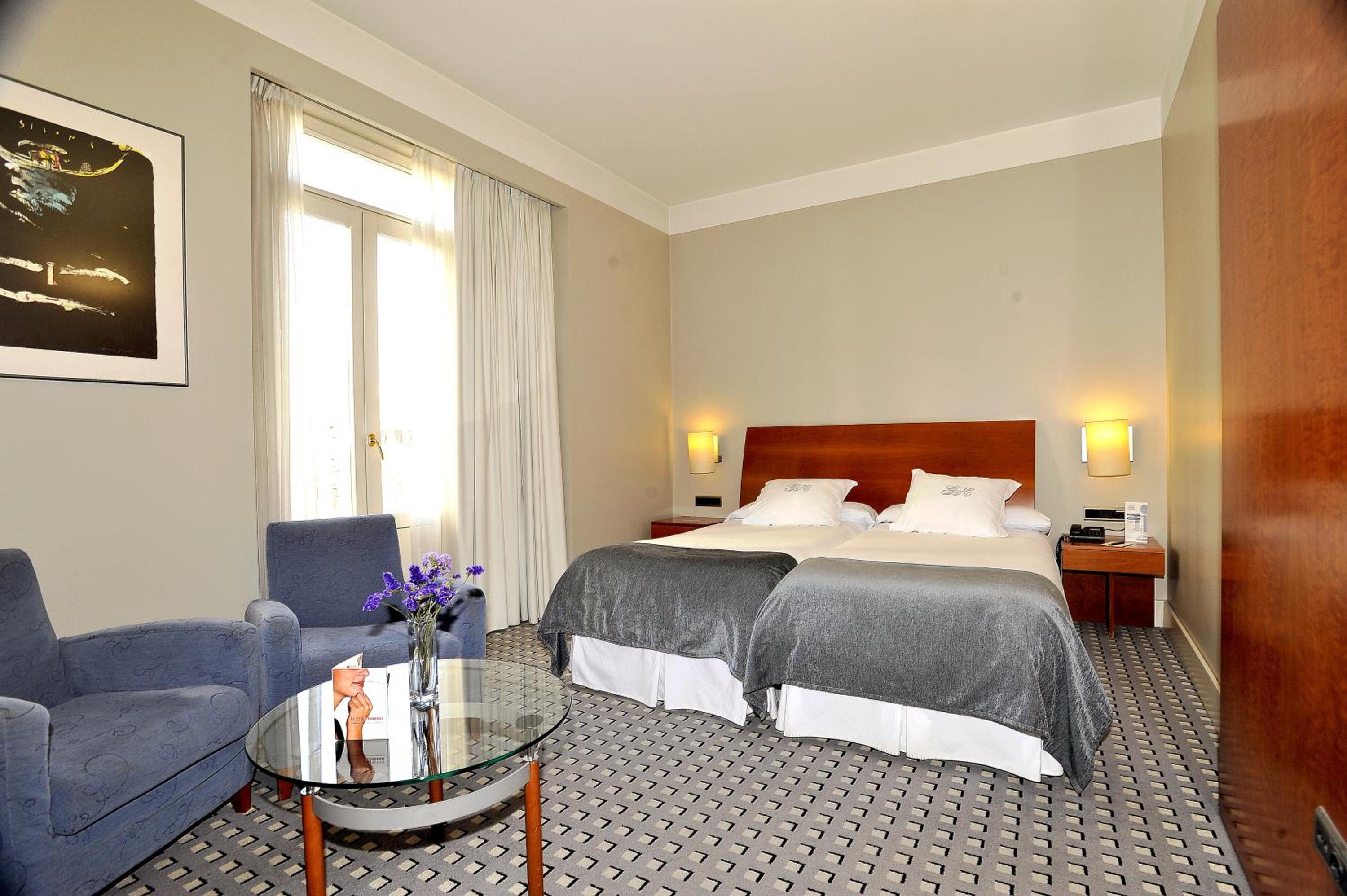 Double or Twin Room - Photo 10