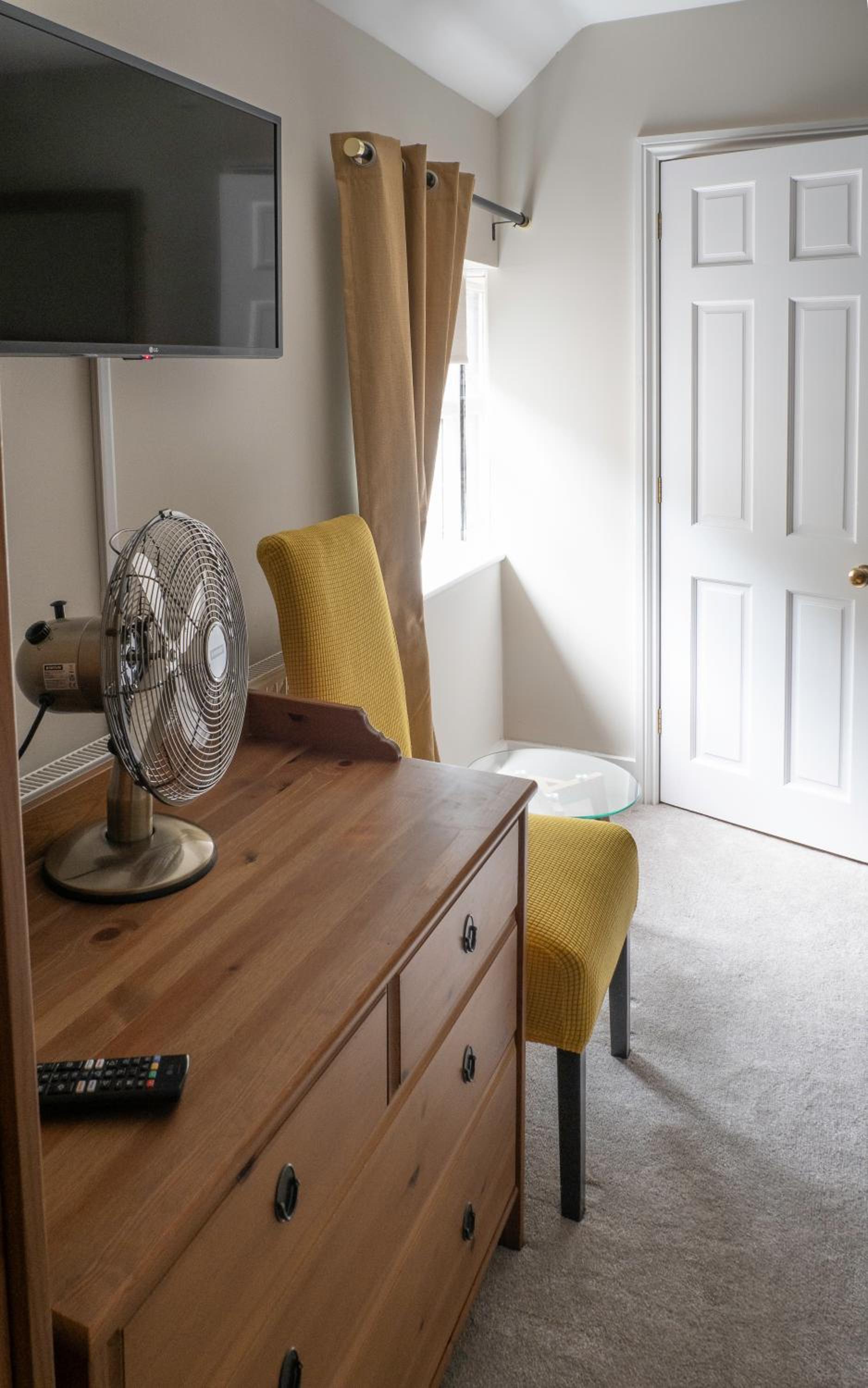 Standard King Room photo 1