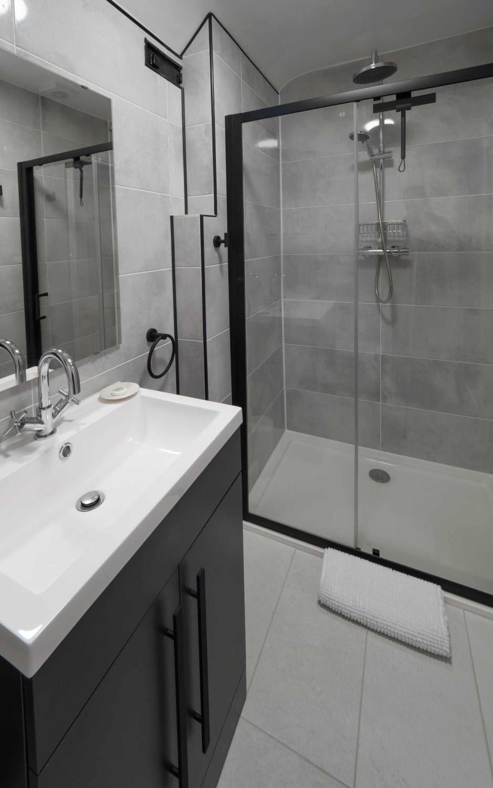 Deluxe King Room photo 1