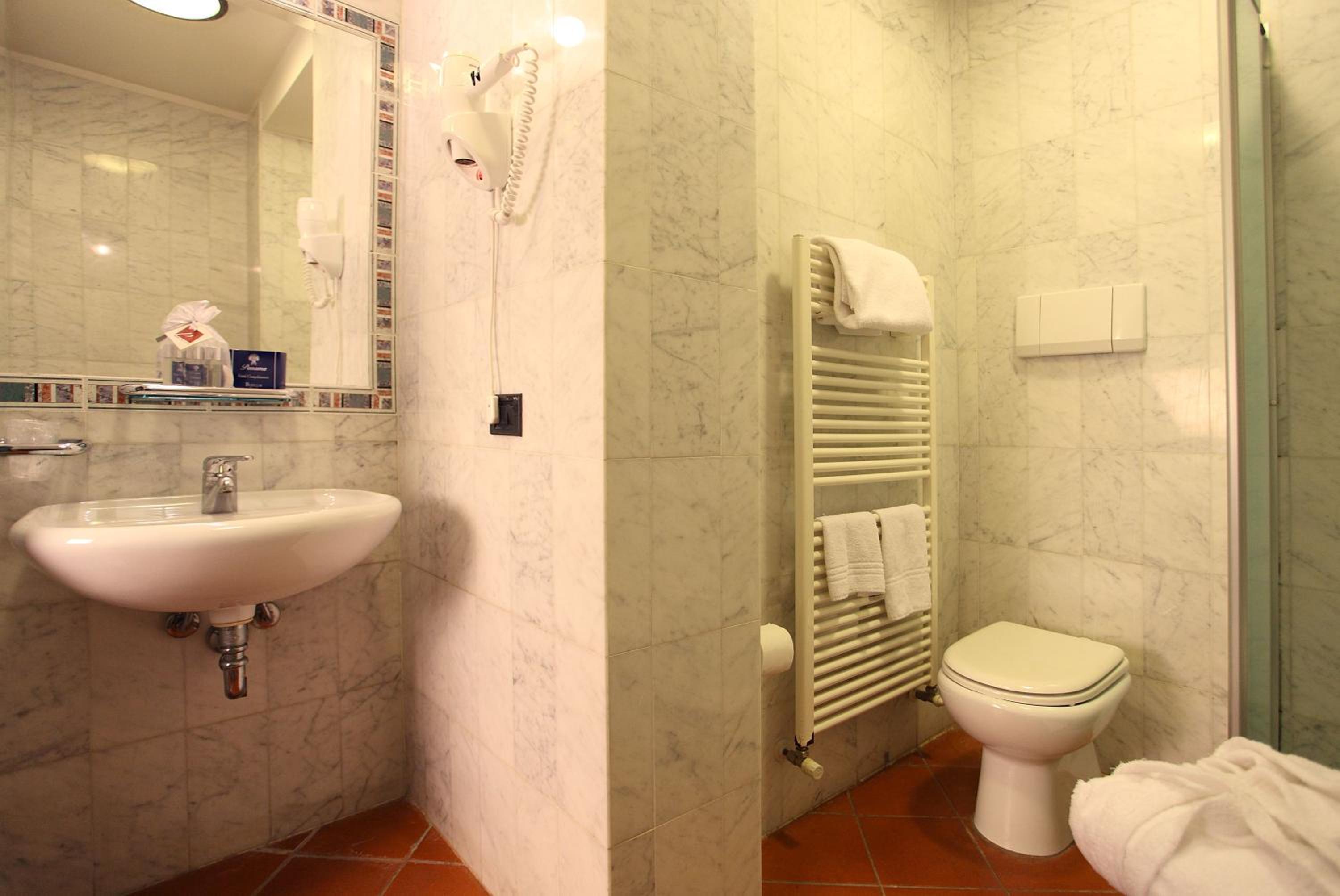 Classic Double or Twin Room photo 2