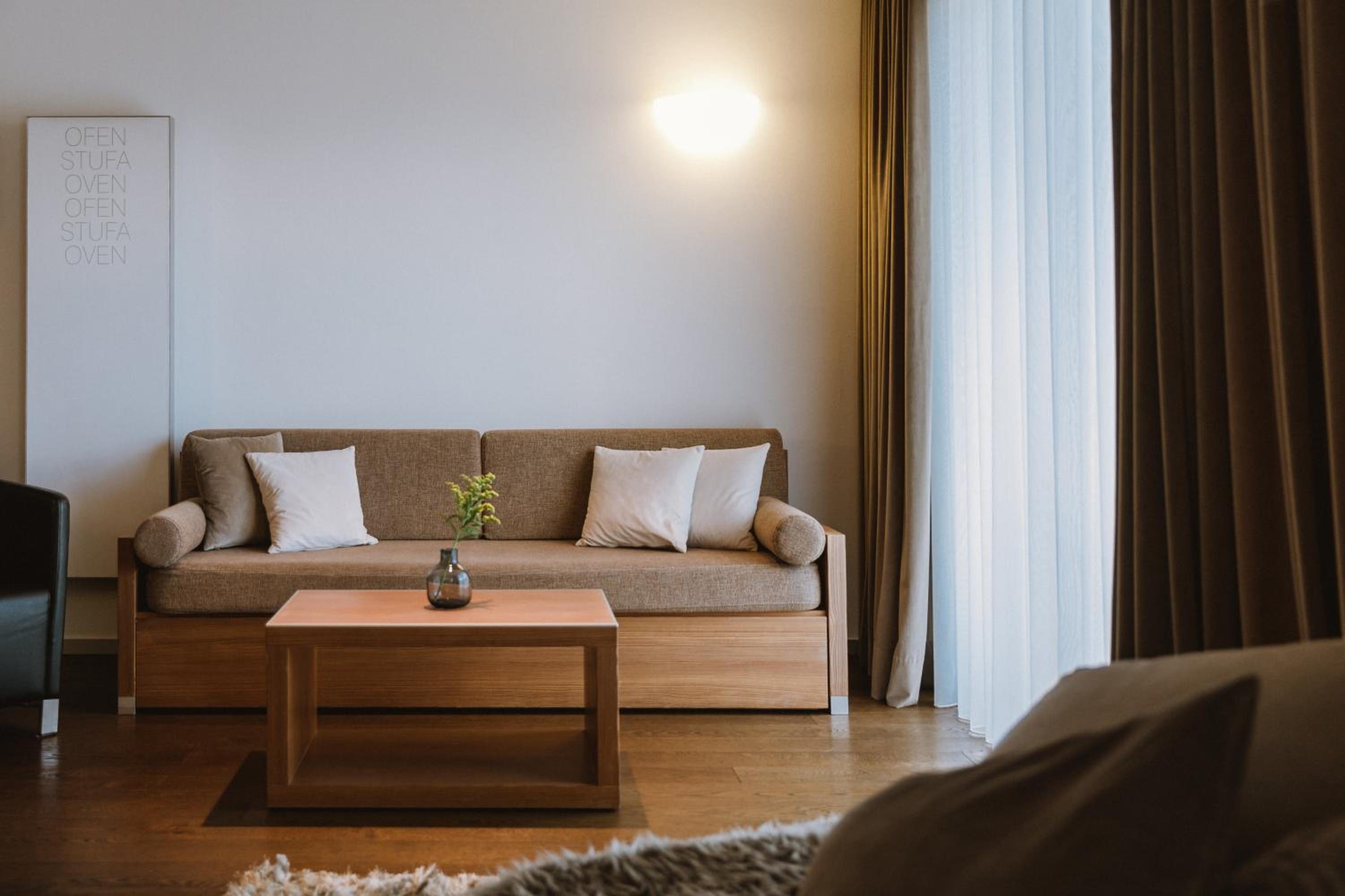 Deluxe Junior Suite photo 3