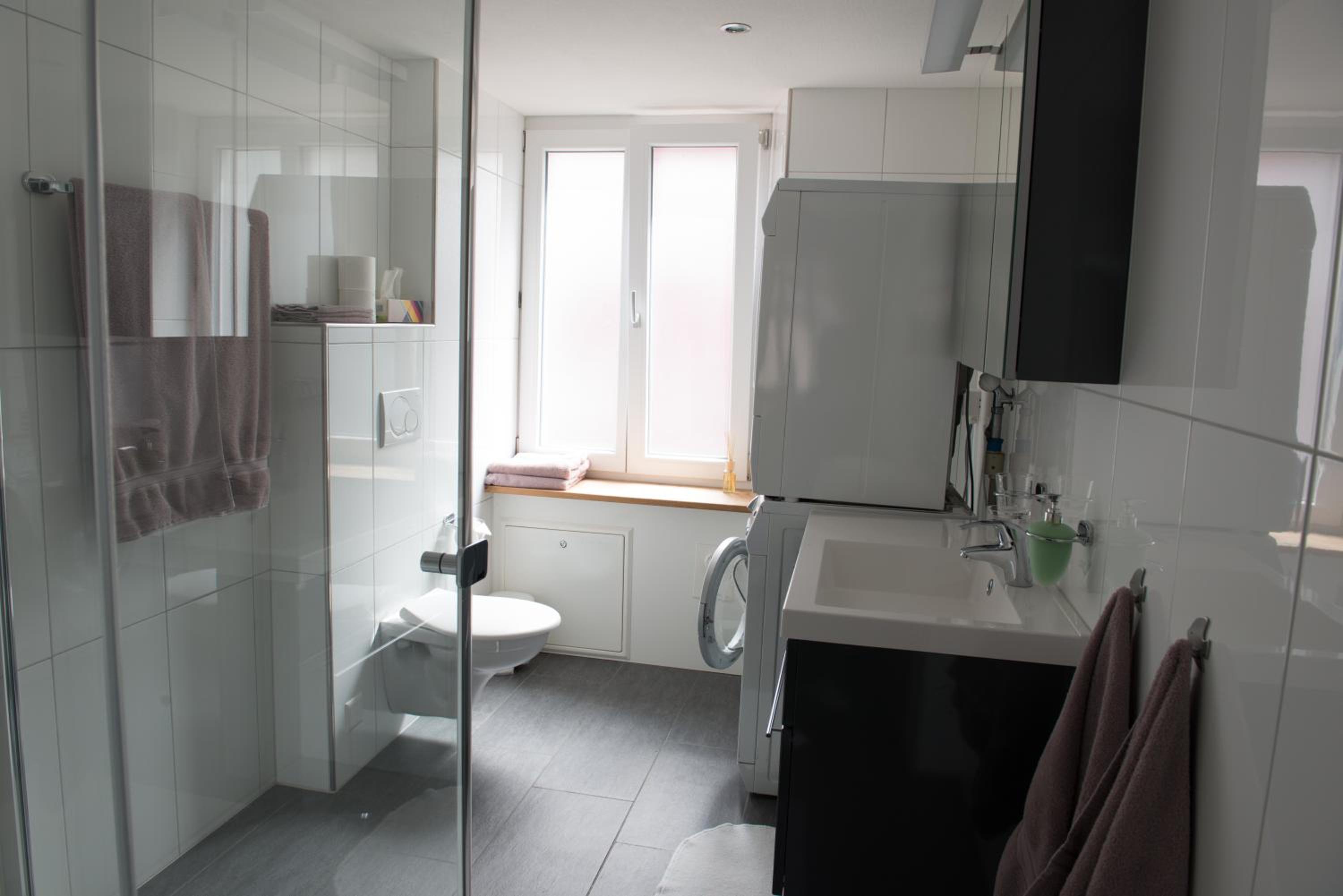 Two-Bedroom Apartment - Photo 2