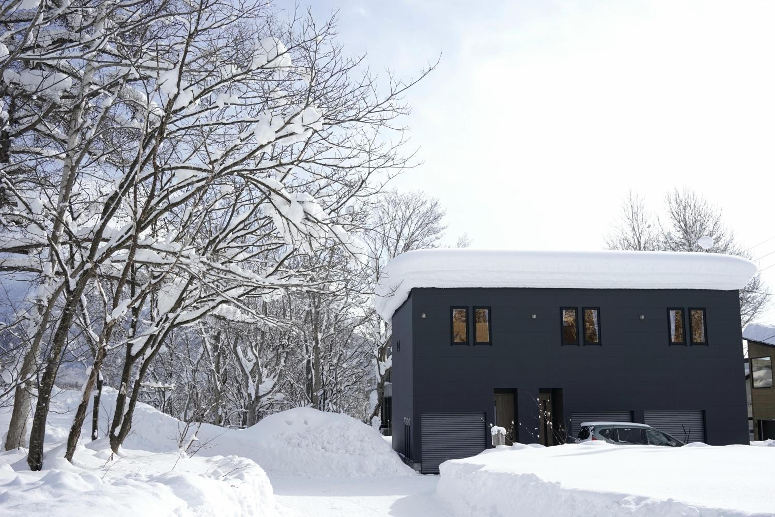 Two-Bedroom Apartment with Mountain View
