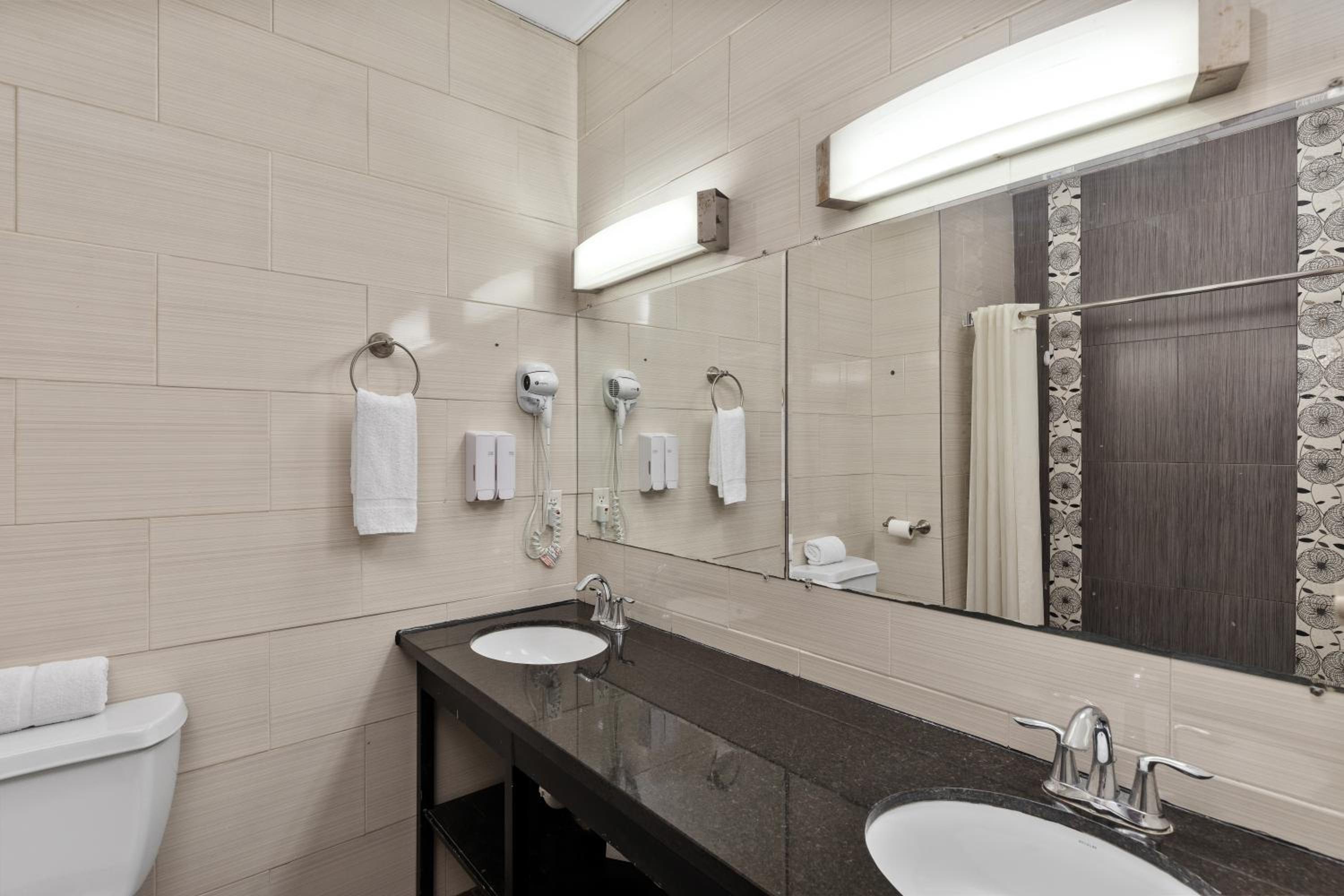 Efficiency Queen Suite with Two Queen Beds - Non Smoking - Photo 8