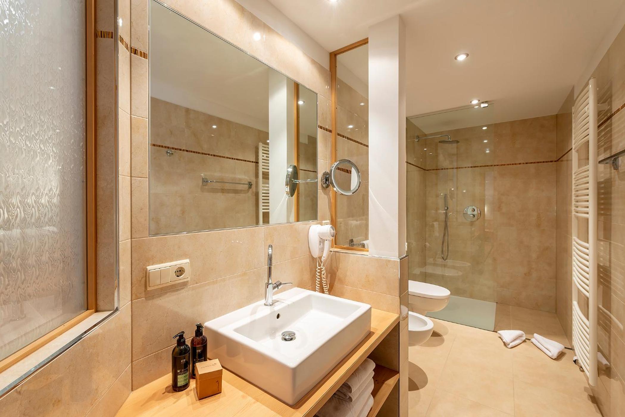 Junior Suite with Balcony photo 3
