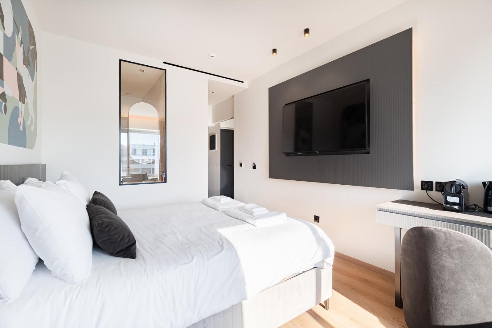 Deluxe Double Room with Shower photo 3