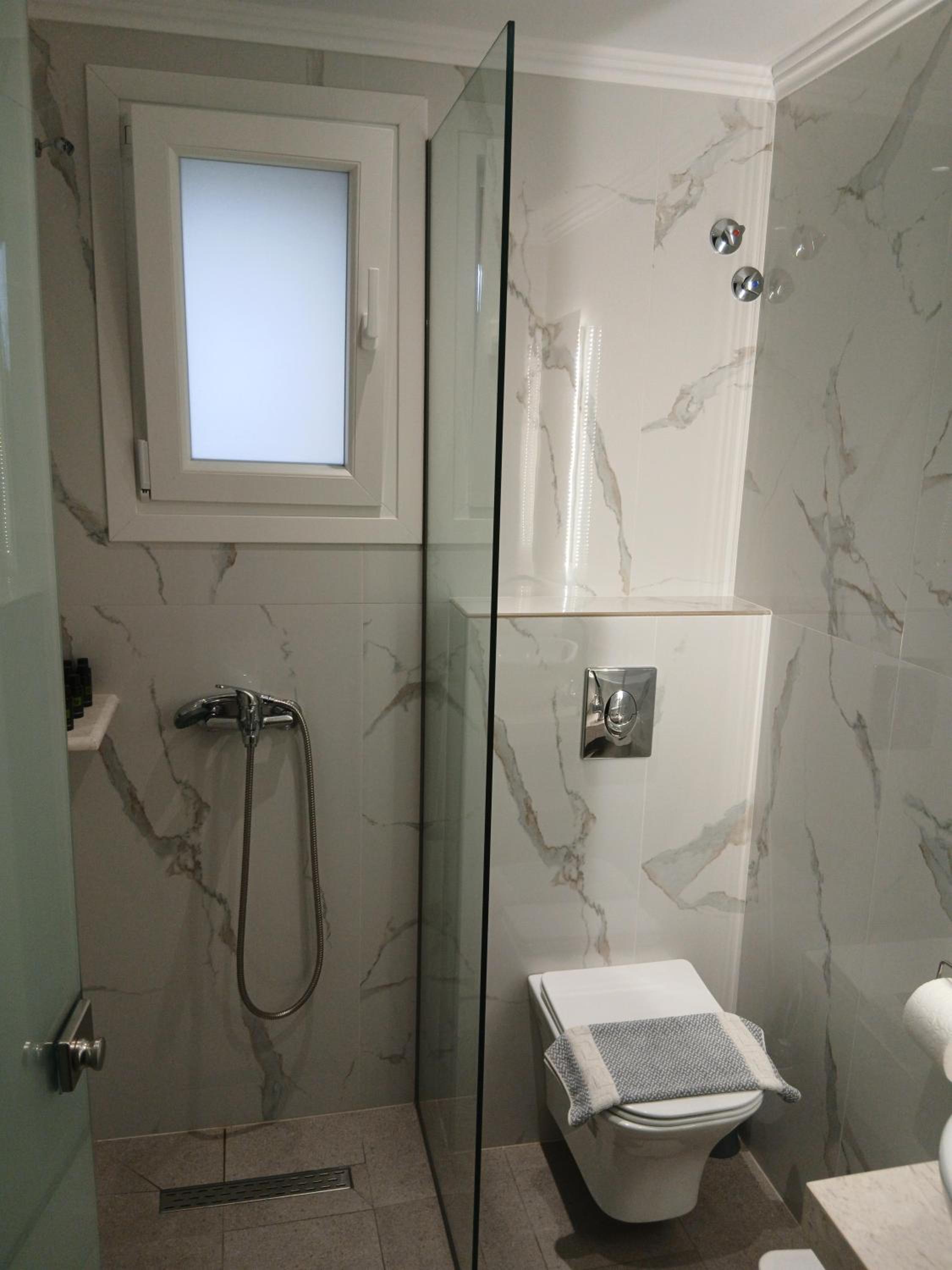 Two-Bedroom Deluxe Apartment