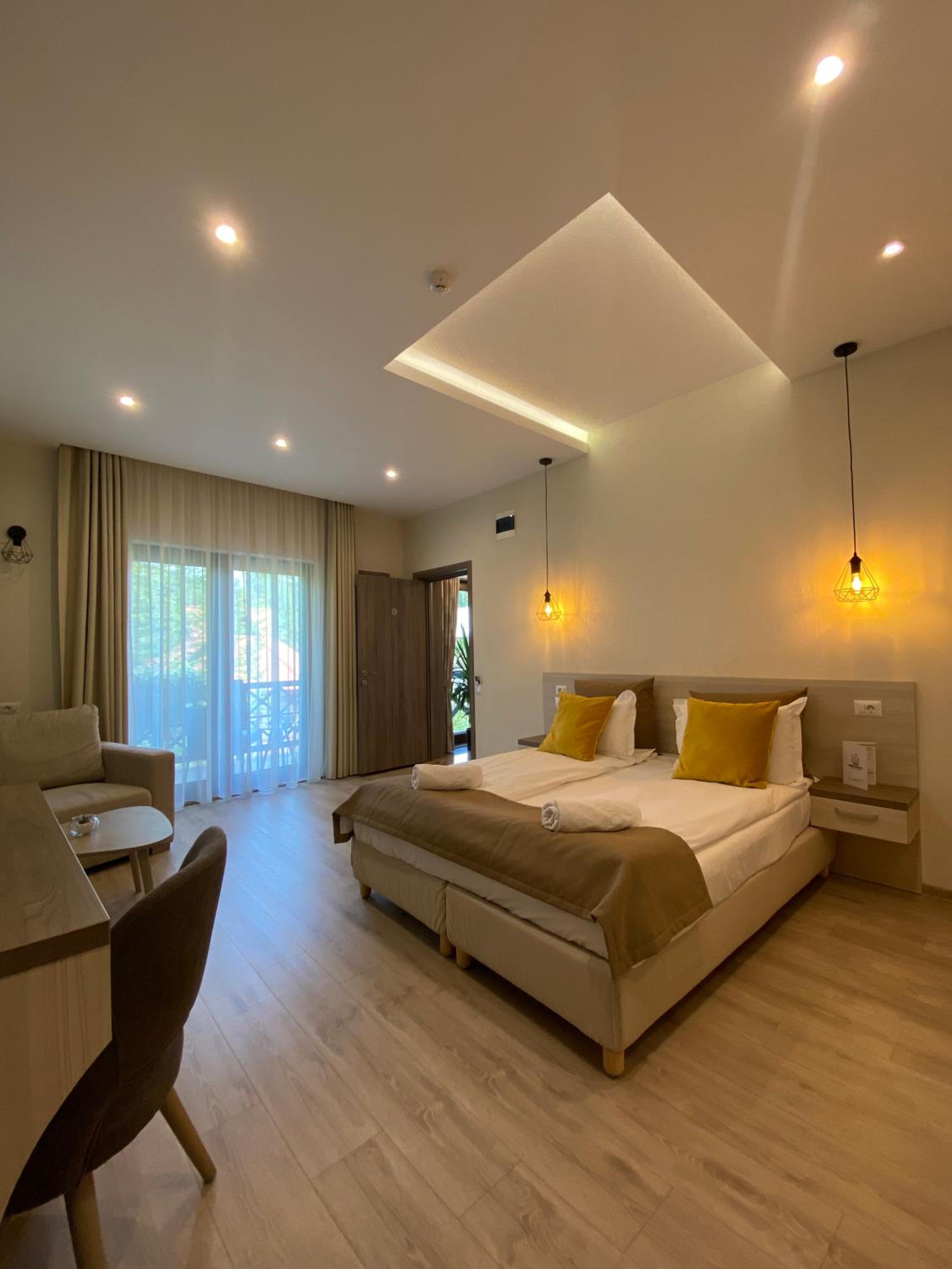 Double Room with Lake View