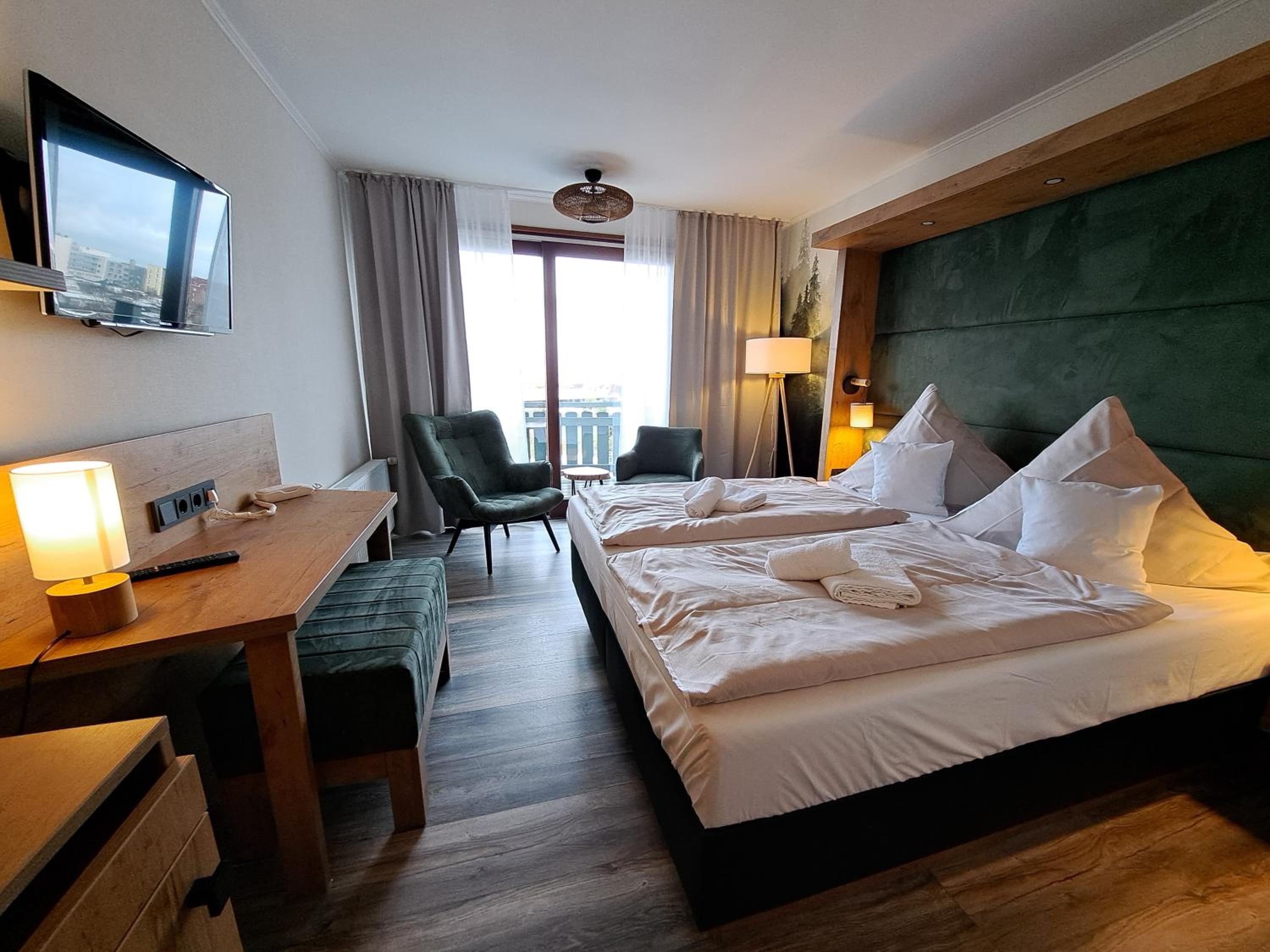 Double or Twin Room with Balcony photo 2