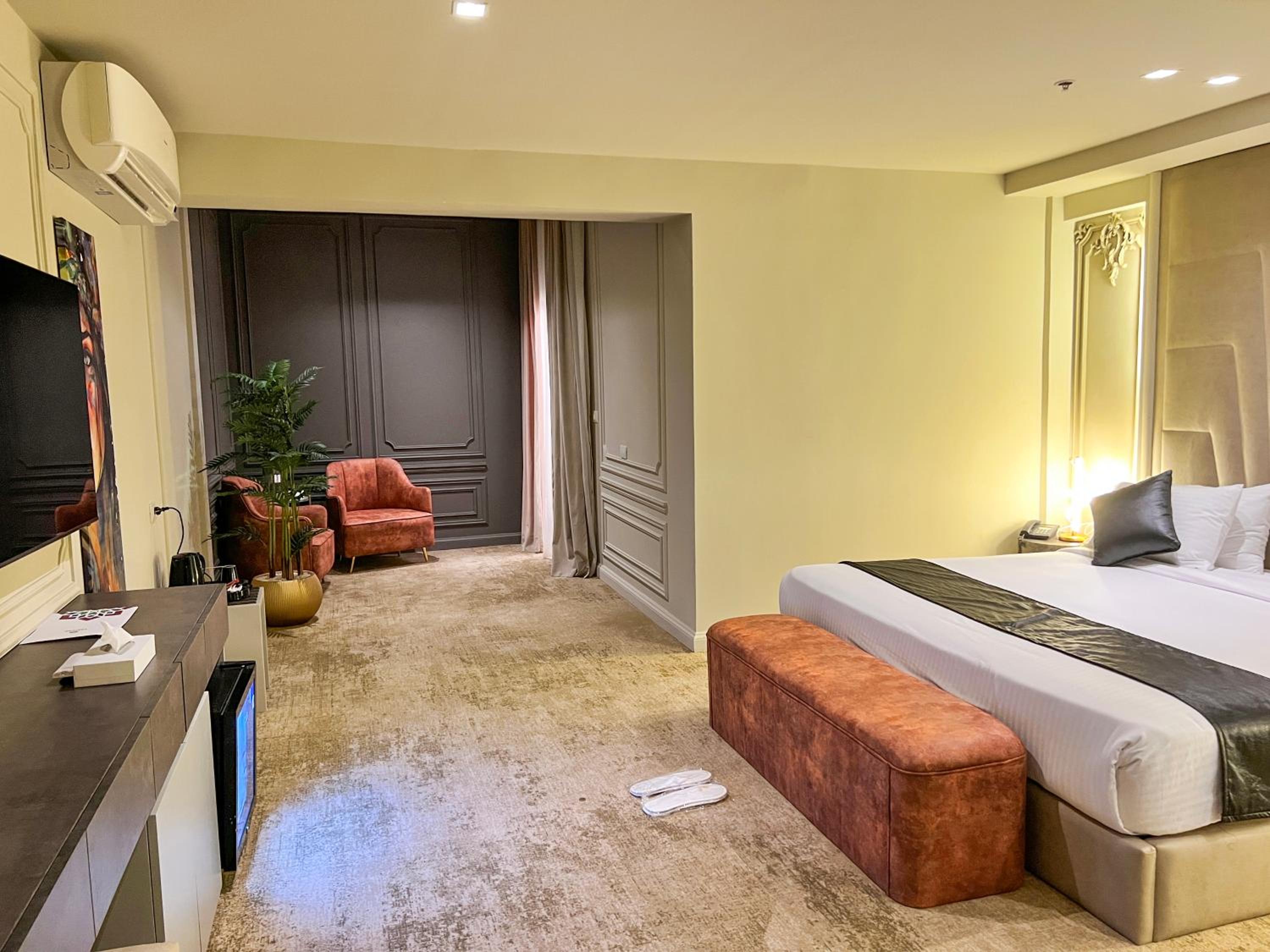 Queen Suite